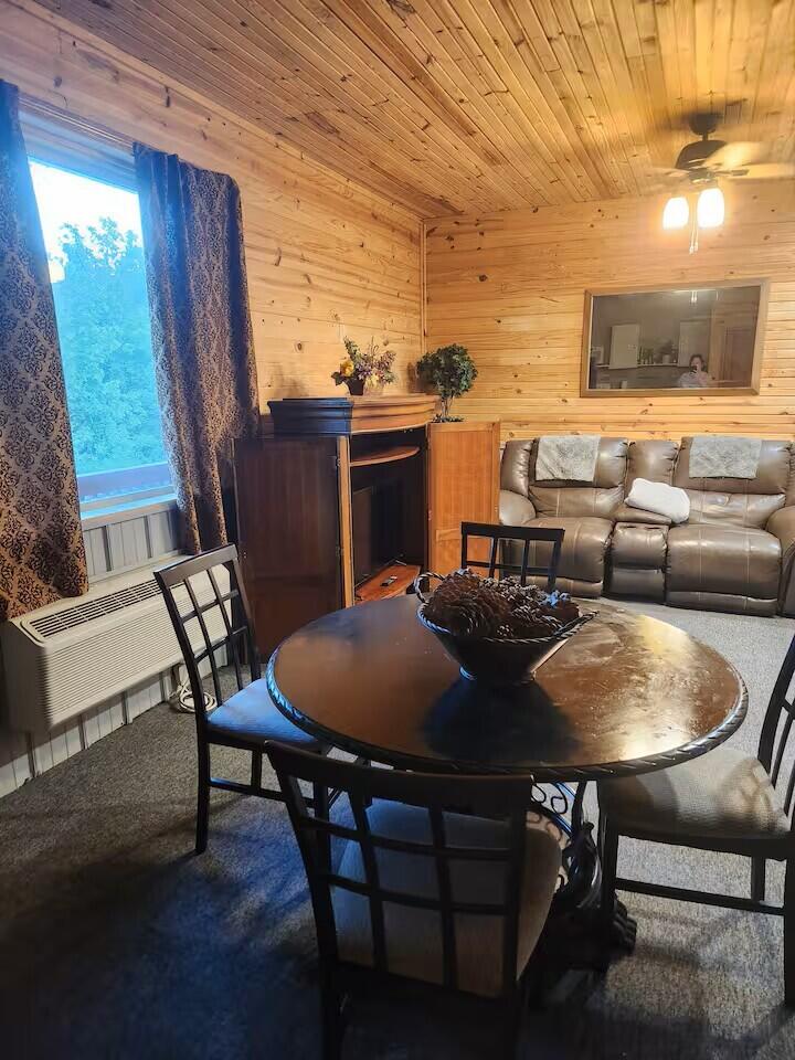 214 North Cliffside Drive Property Photo 32