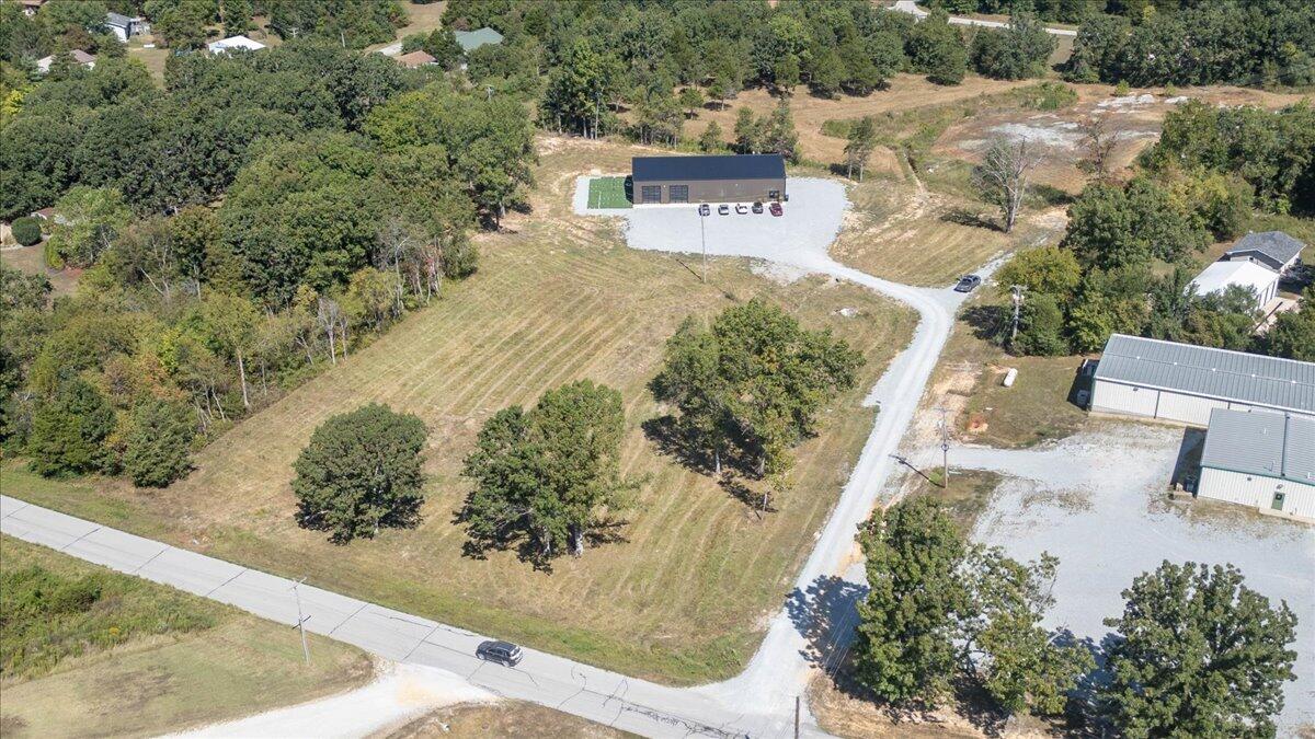 979 Indian Creek Trail Property Photo 4