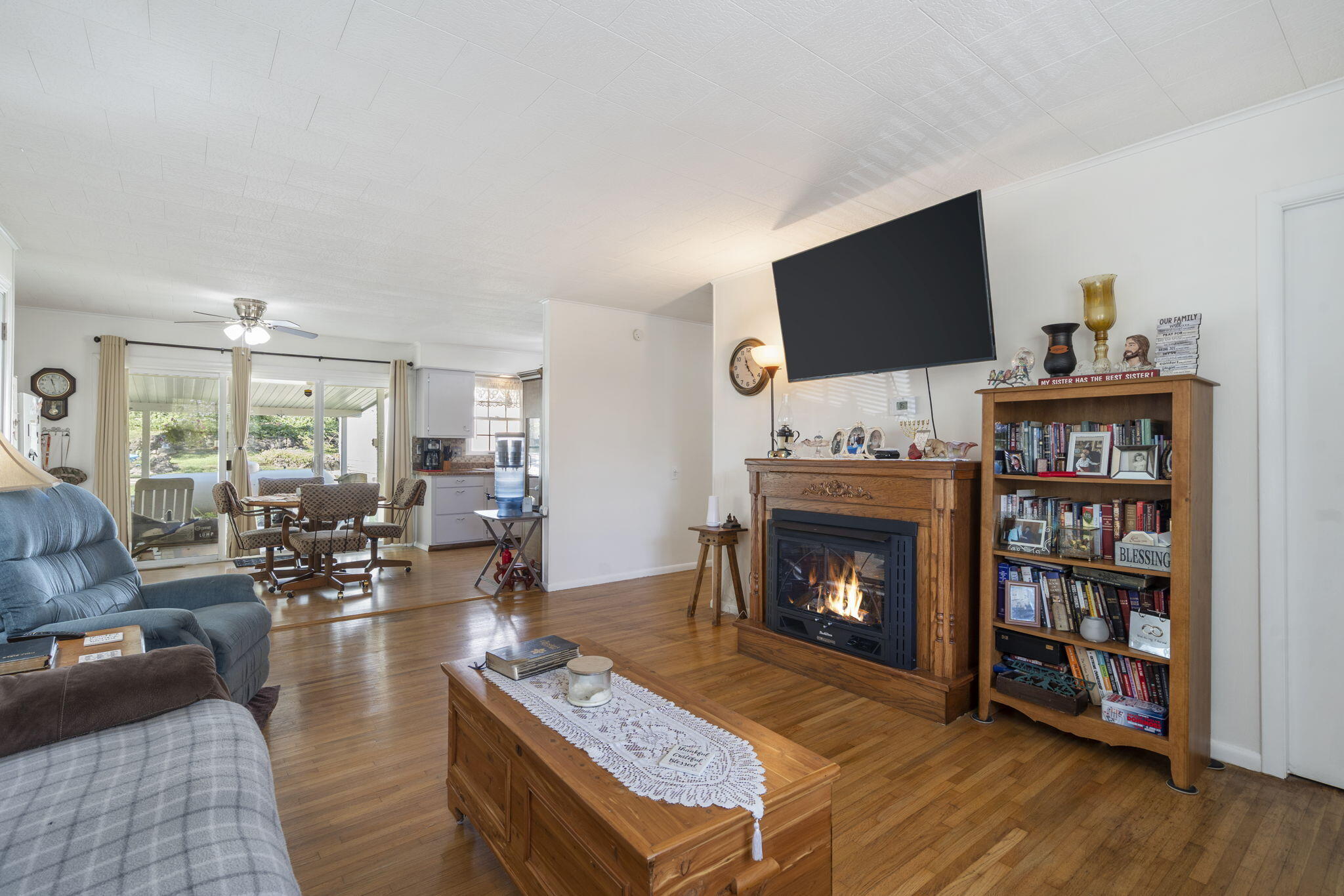 303 Walnut Street Property Photo 3