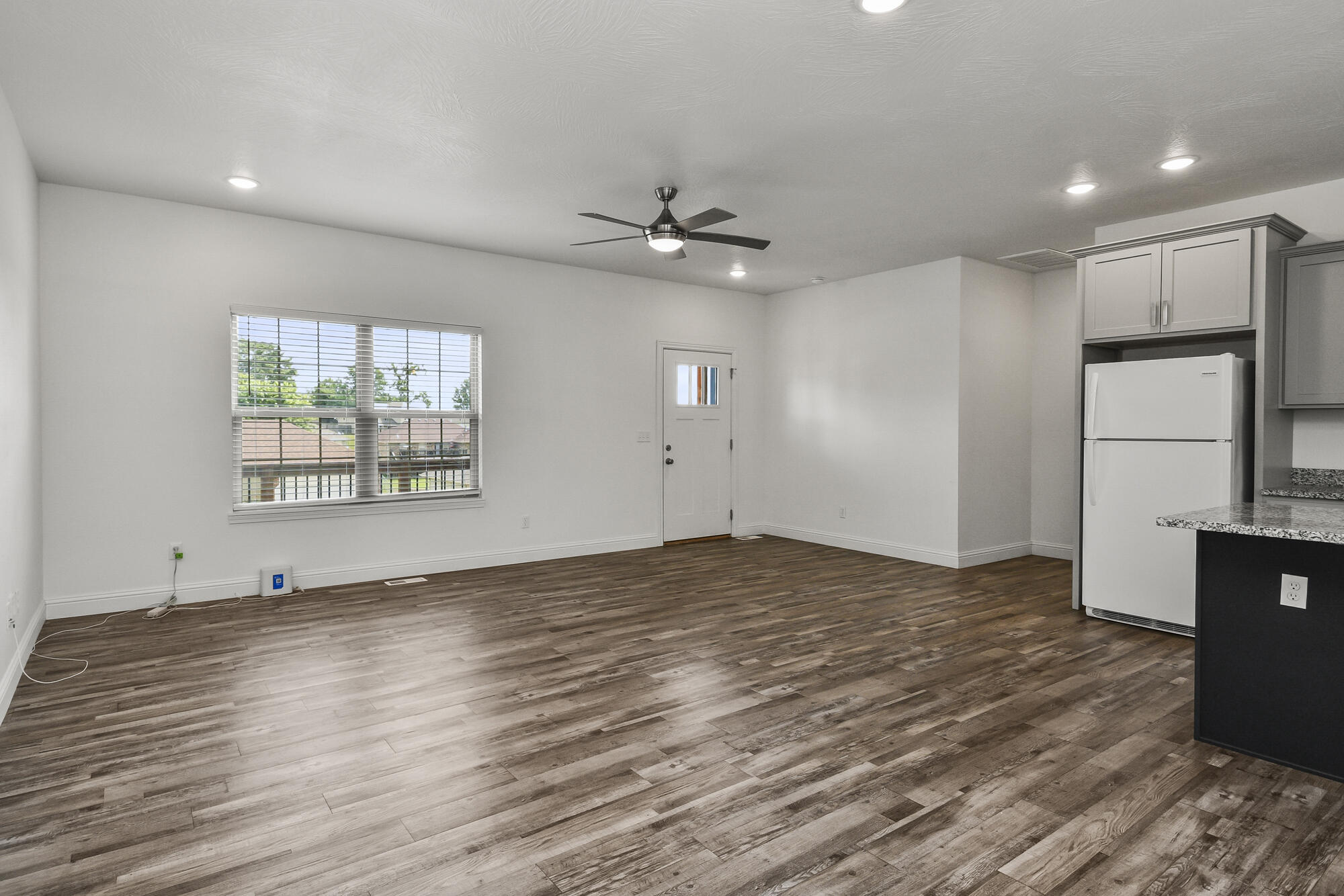 4464 West University Street Property Photo 8