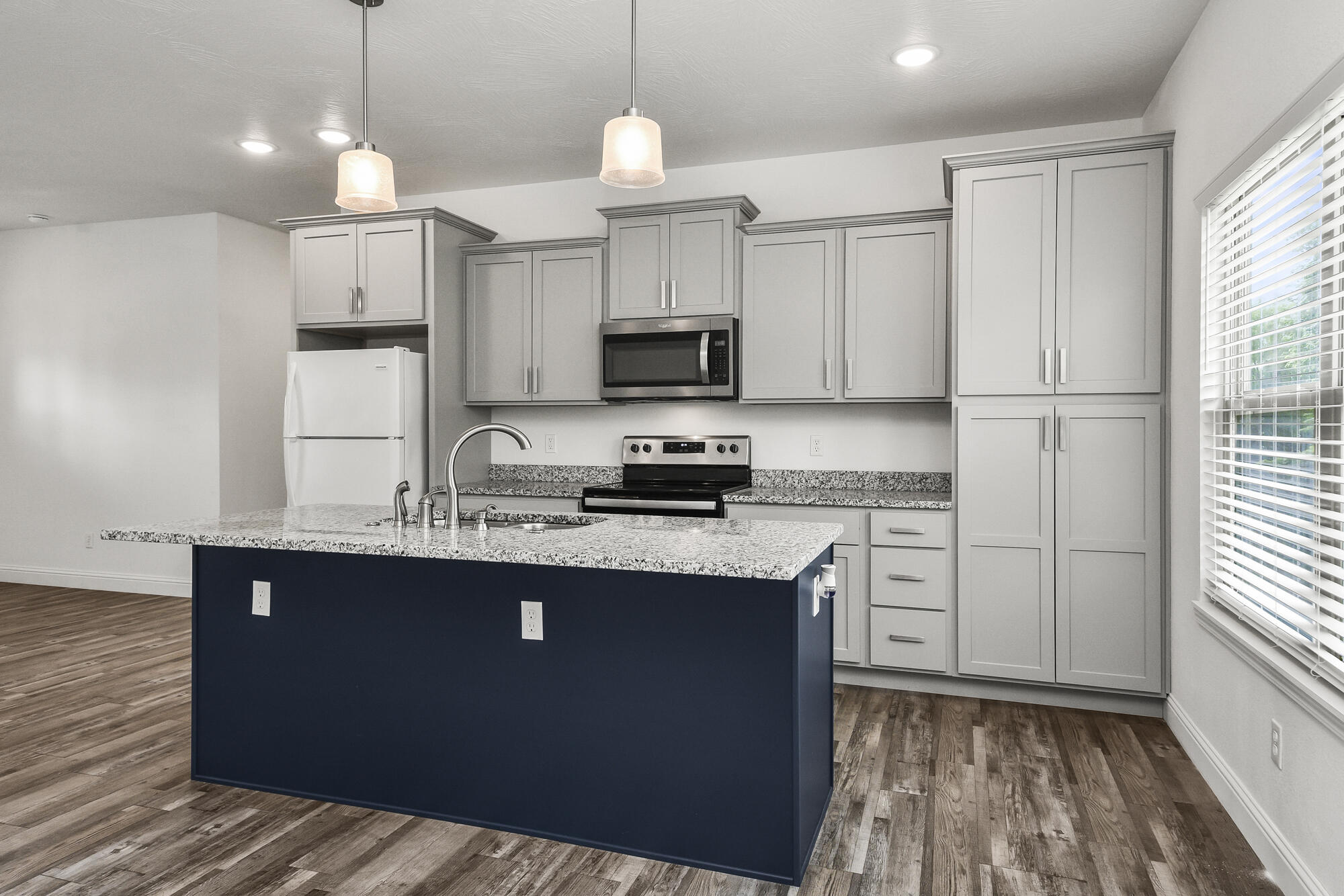 4464 West University Street Property Photo 12
