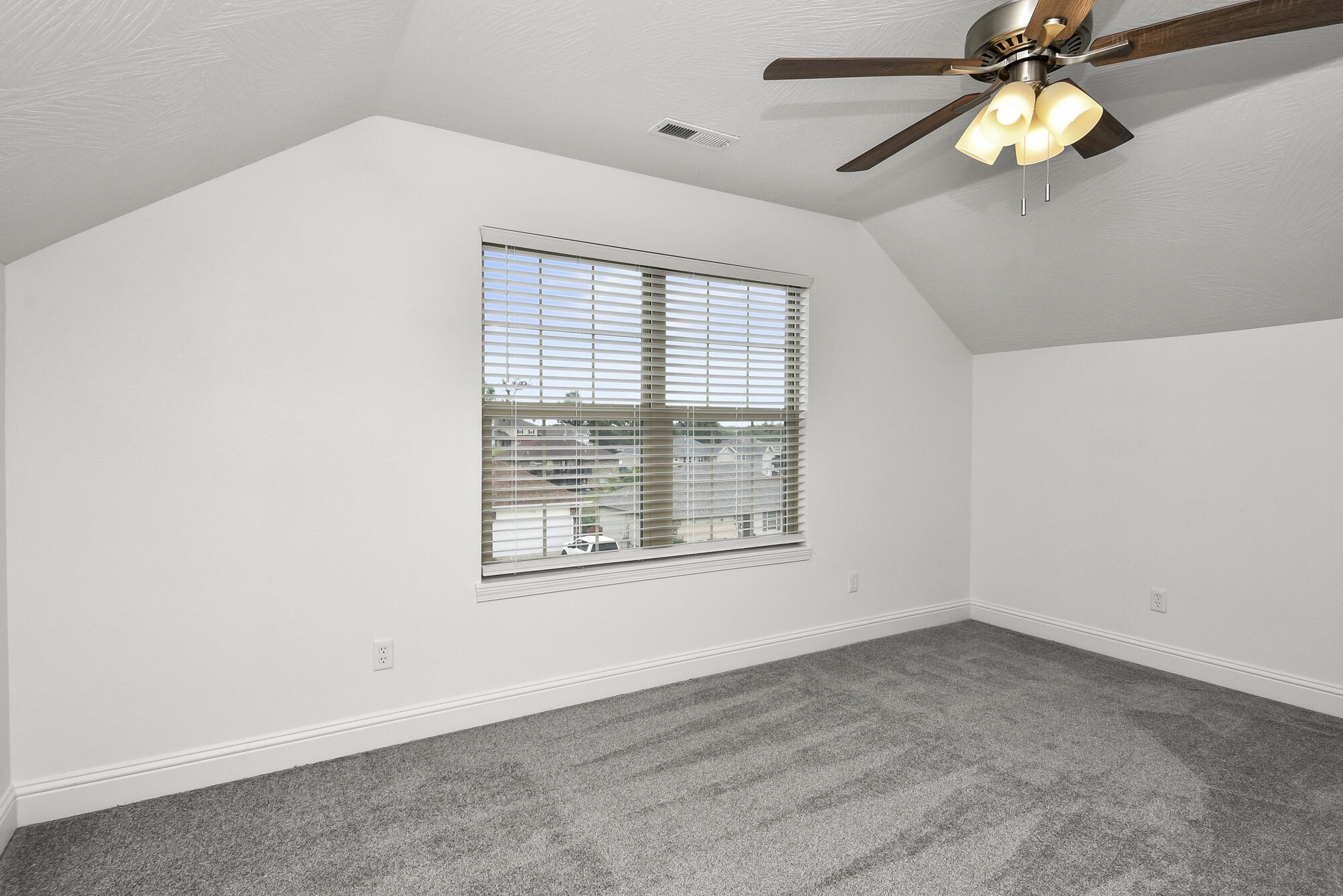 4464 West University Street Property Photo 27