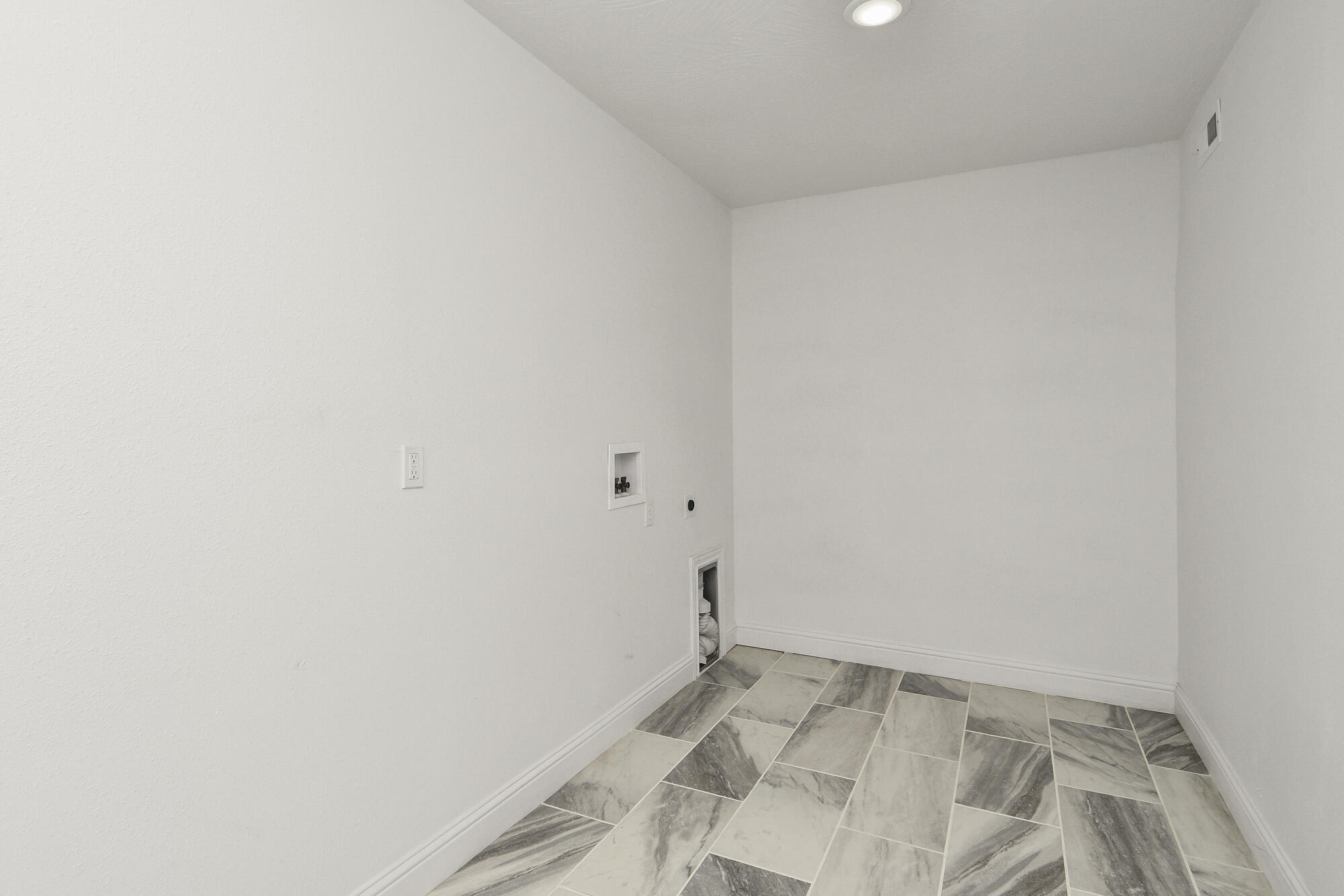4464 West University Street Property Photo 32