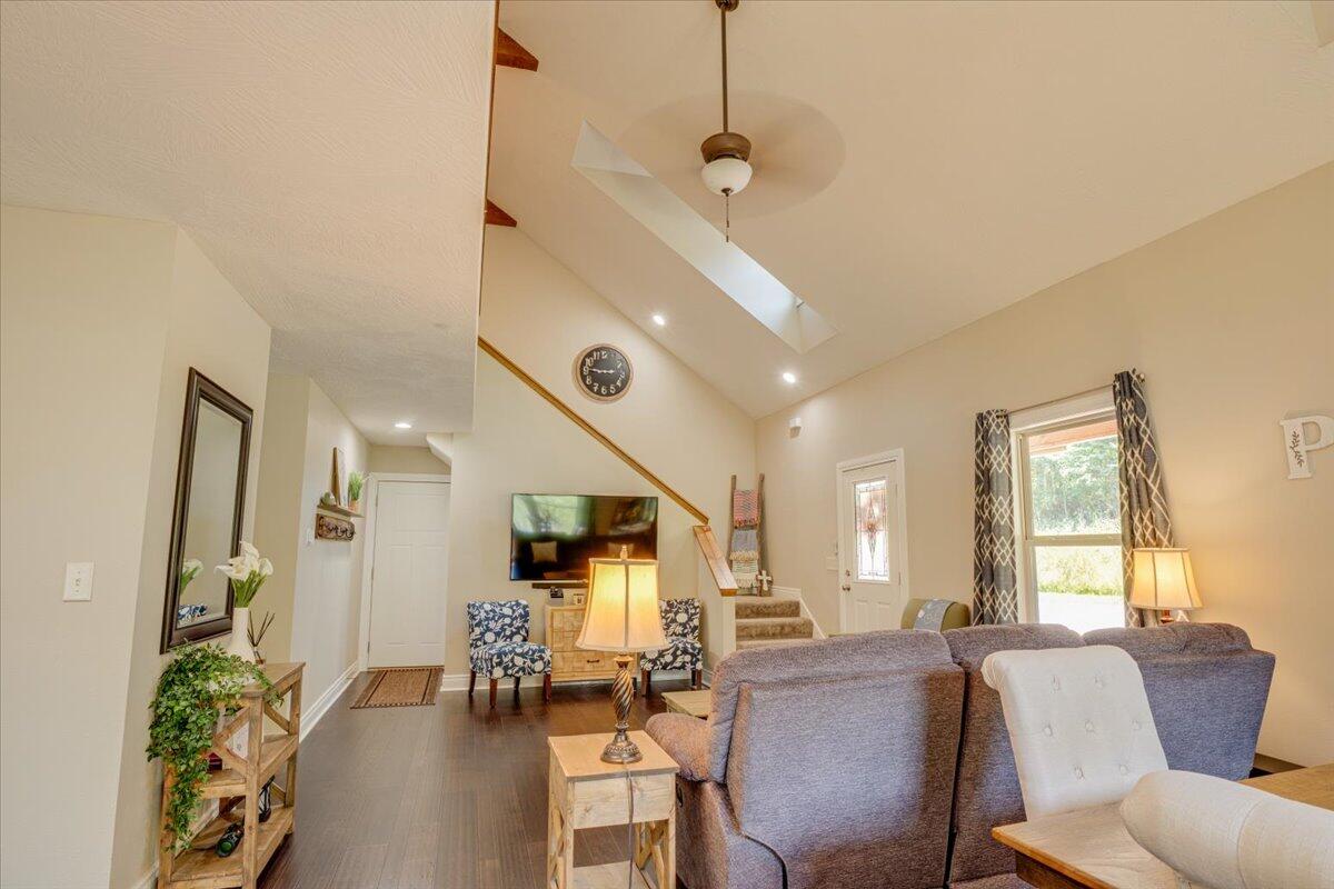 1069 Peace In Valley Road Property Photo 10