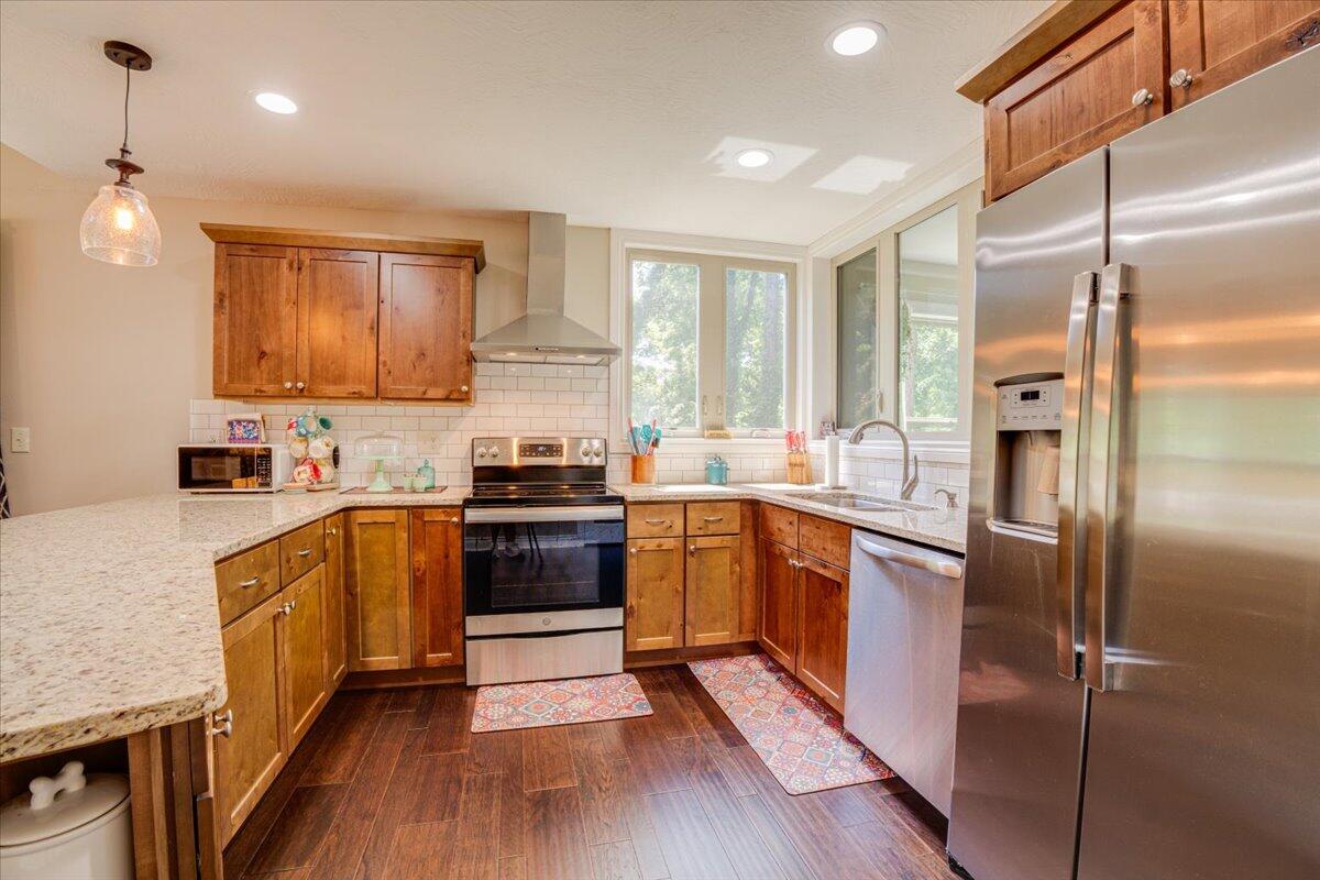 1069 Peace In Valley Road Property Photo 14