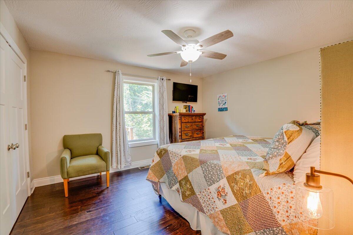 1069 Peace In Valley Road Property Photo 25