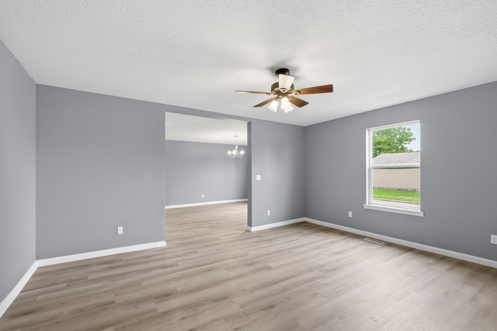 2131 South Harlem Avenue Property Photo 7