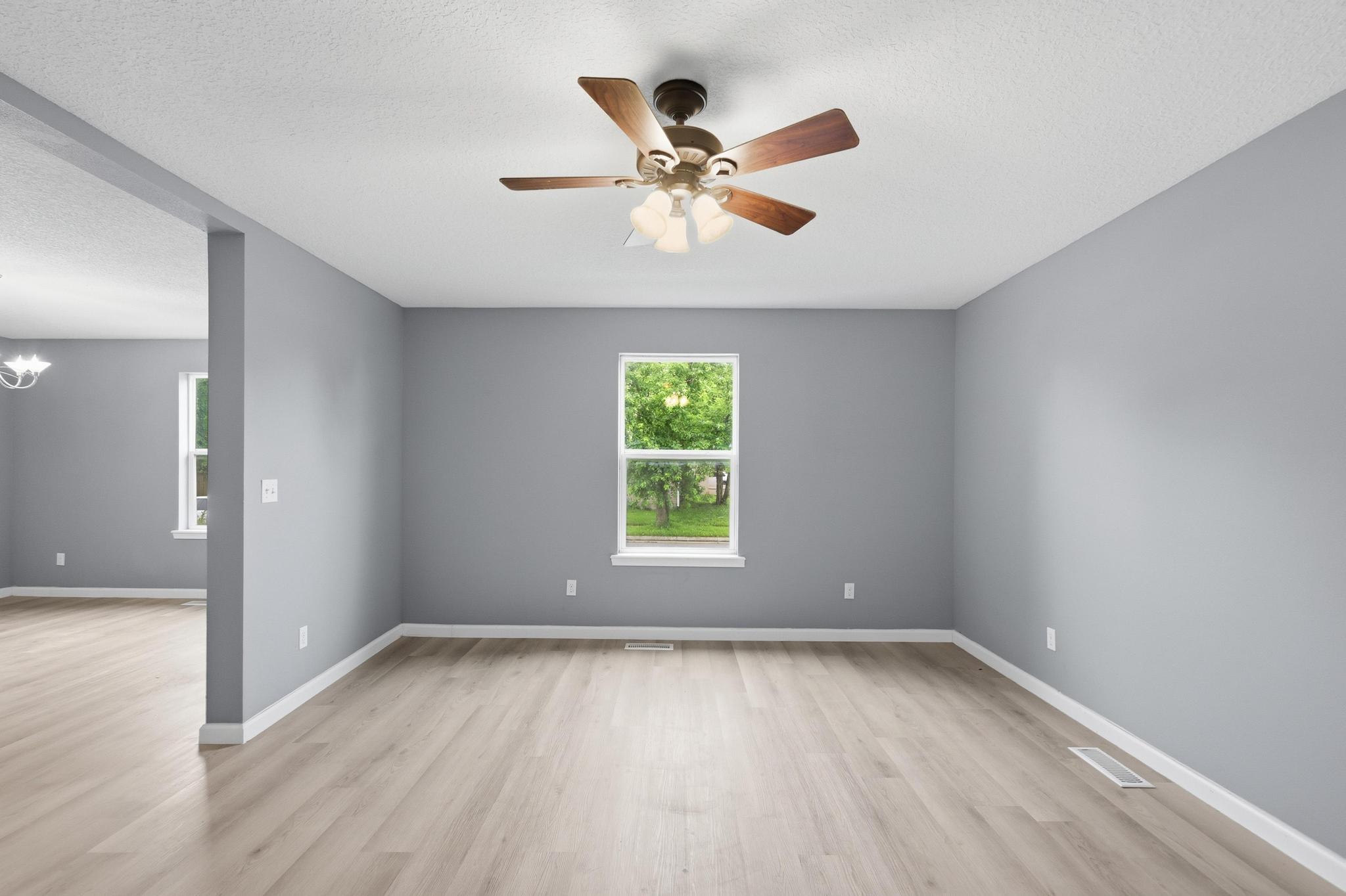 2131 South Harlem Avenue Property Photo 8