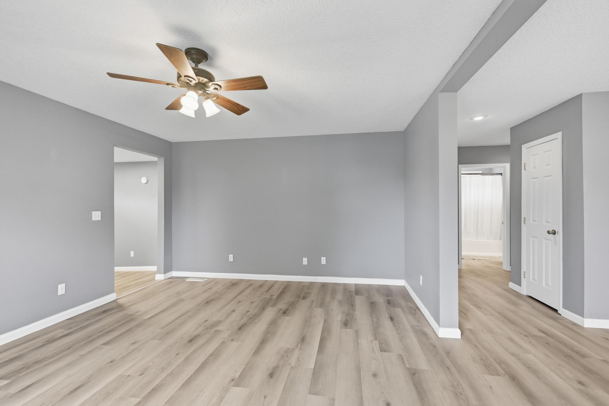2131 South Harlem Avenue Property Photo 10