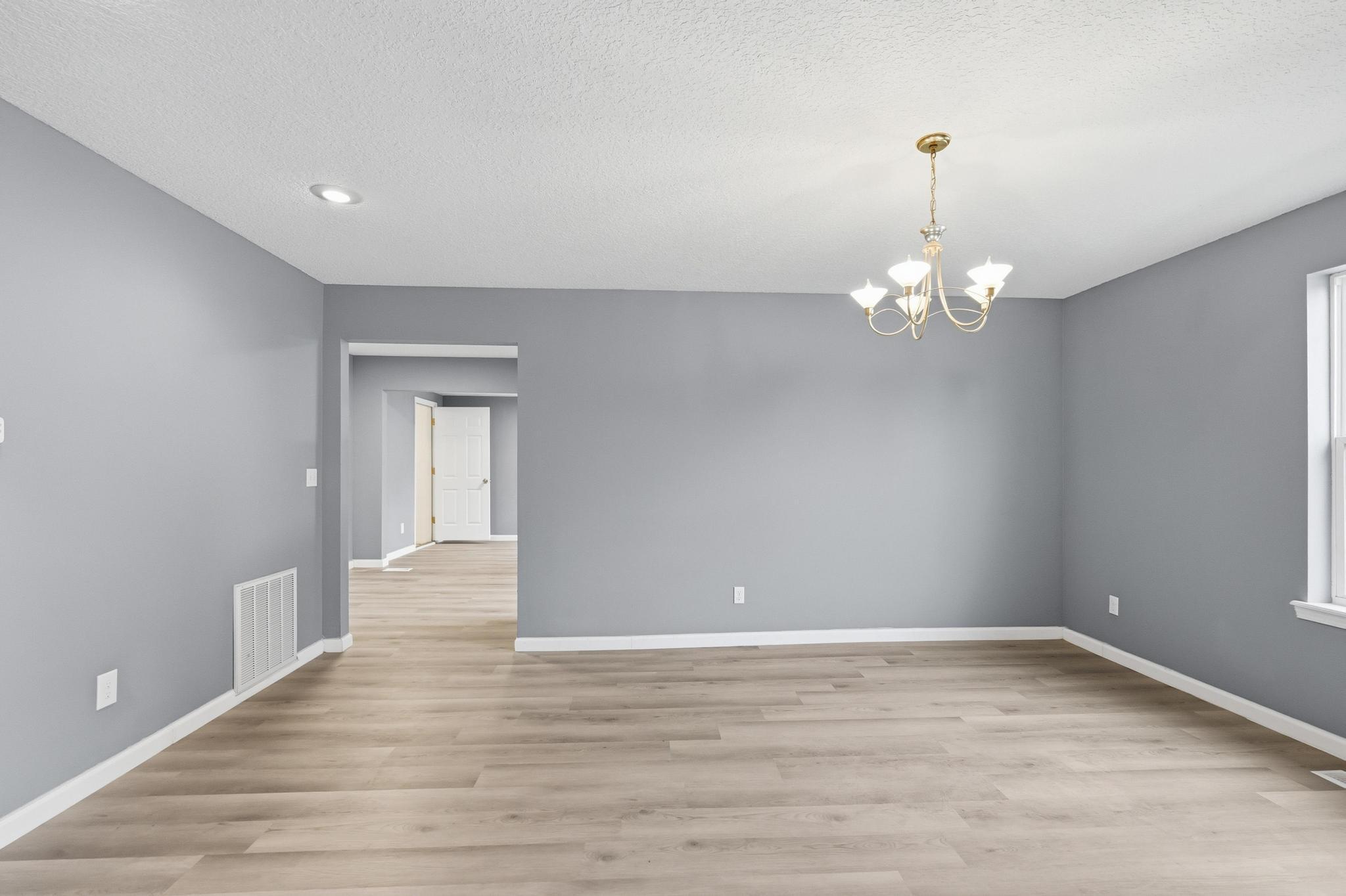 2131 South Harlem Avenue Property Photo 11