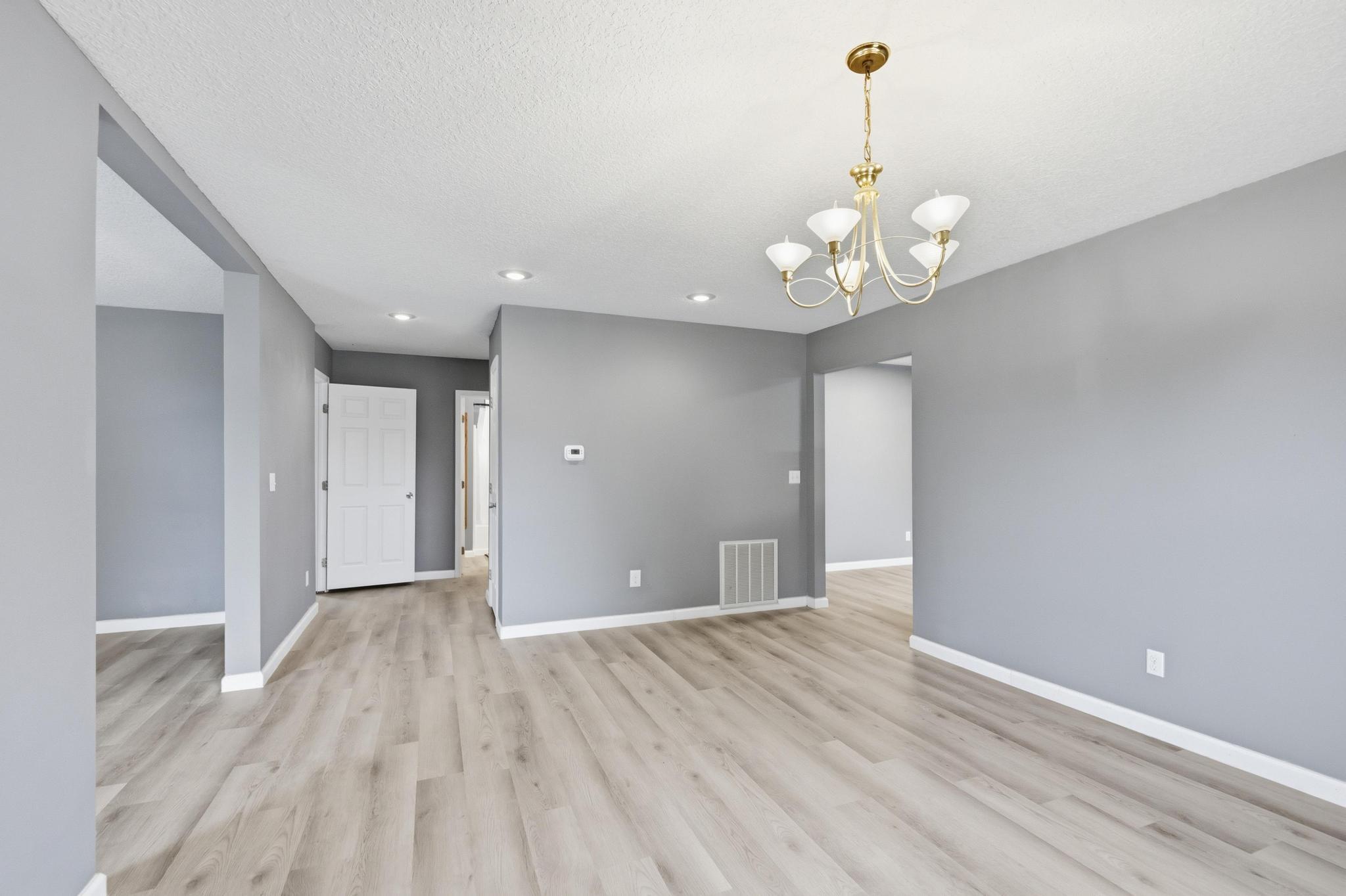 2131 South Harlem Avenue Property Photo 13