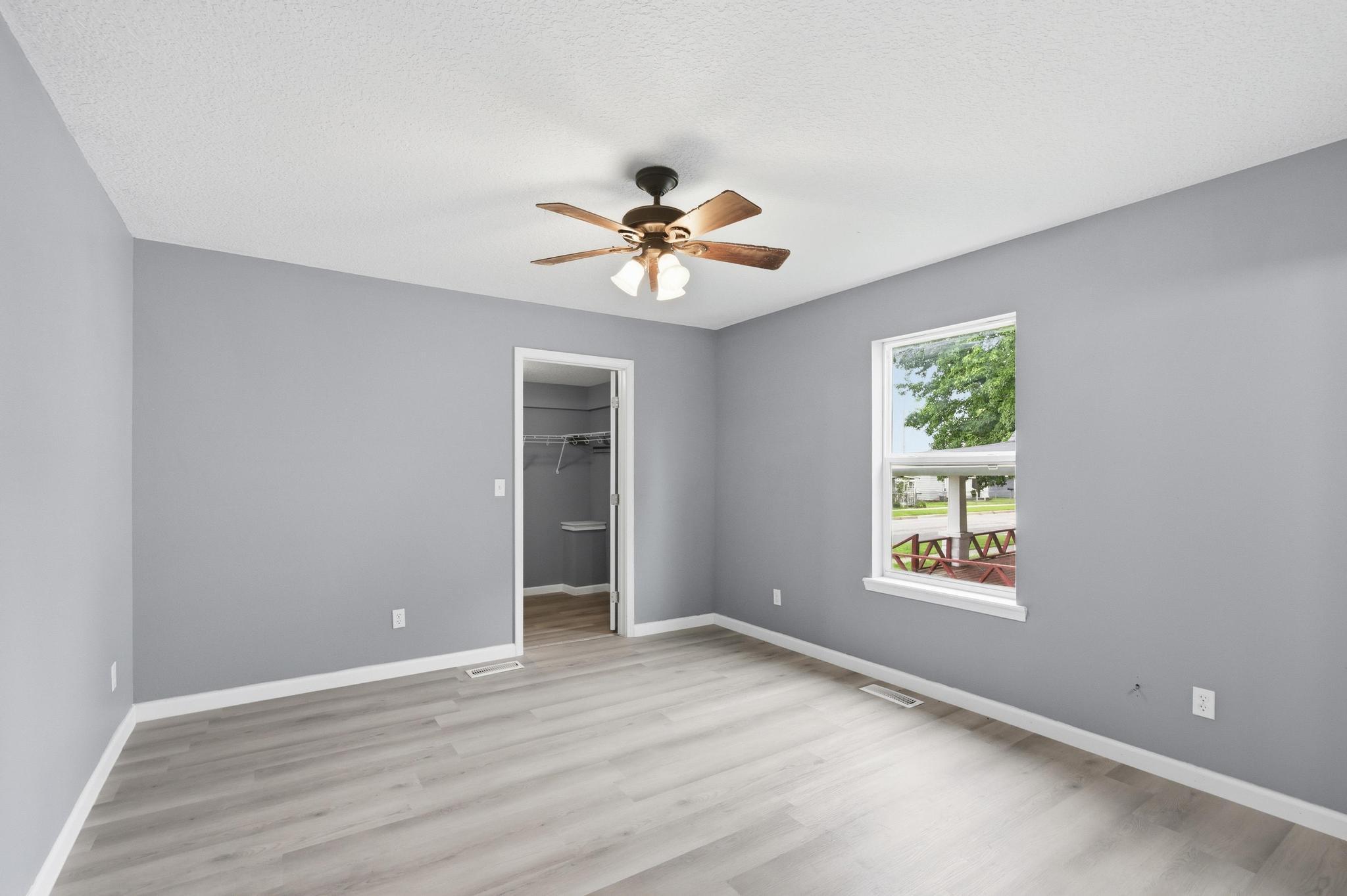 2131 South Harlem Avenue Property Photo 15