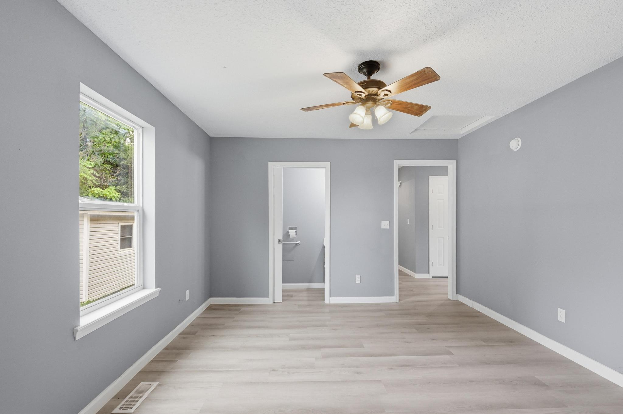 2131 South Harlem Avenue Property Photo 16