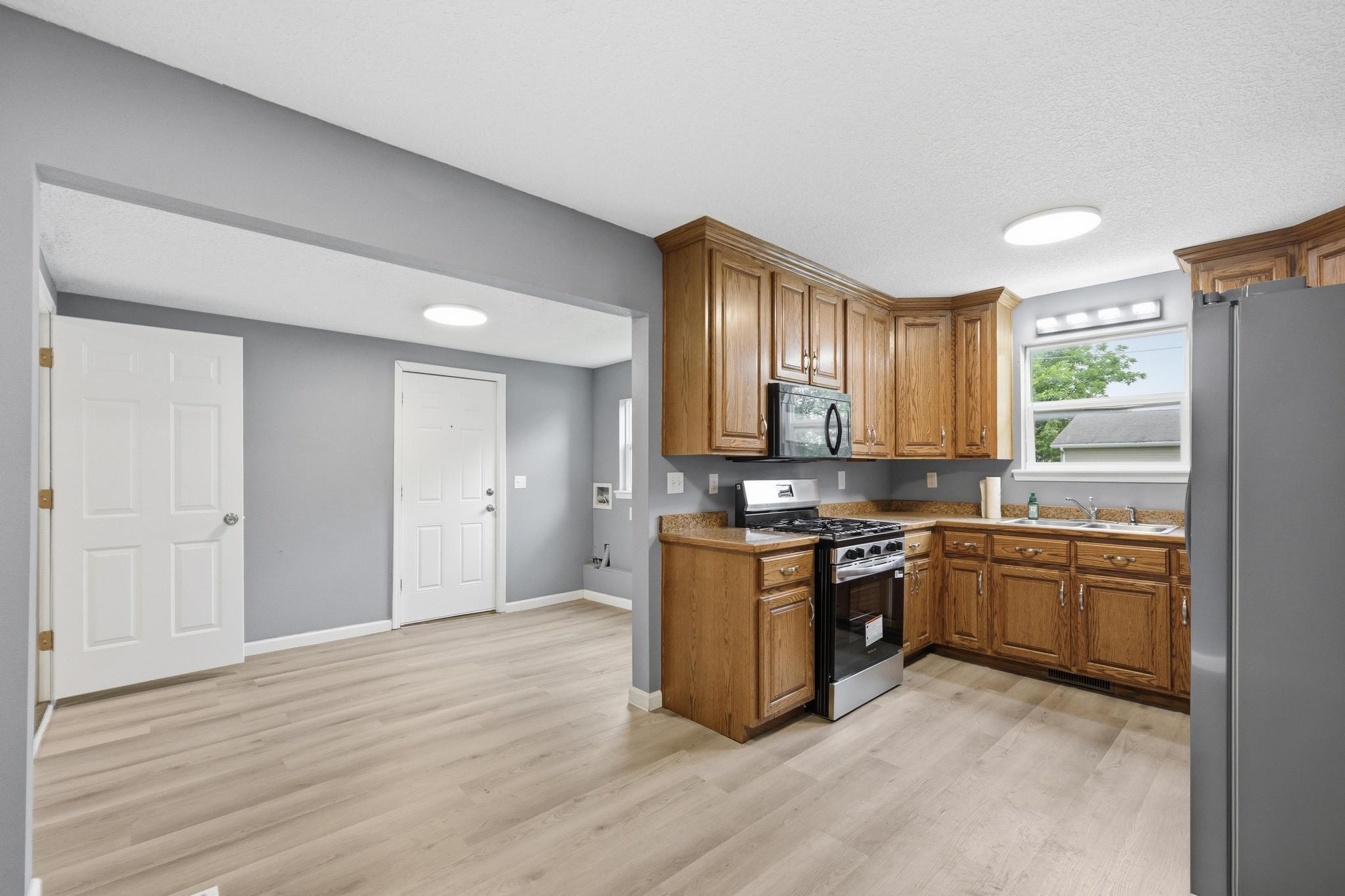 2131 South Harlem Avenue Property Photo 28