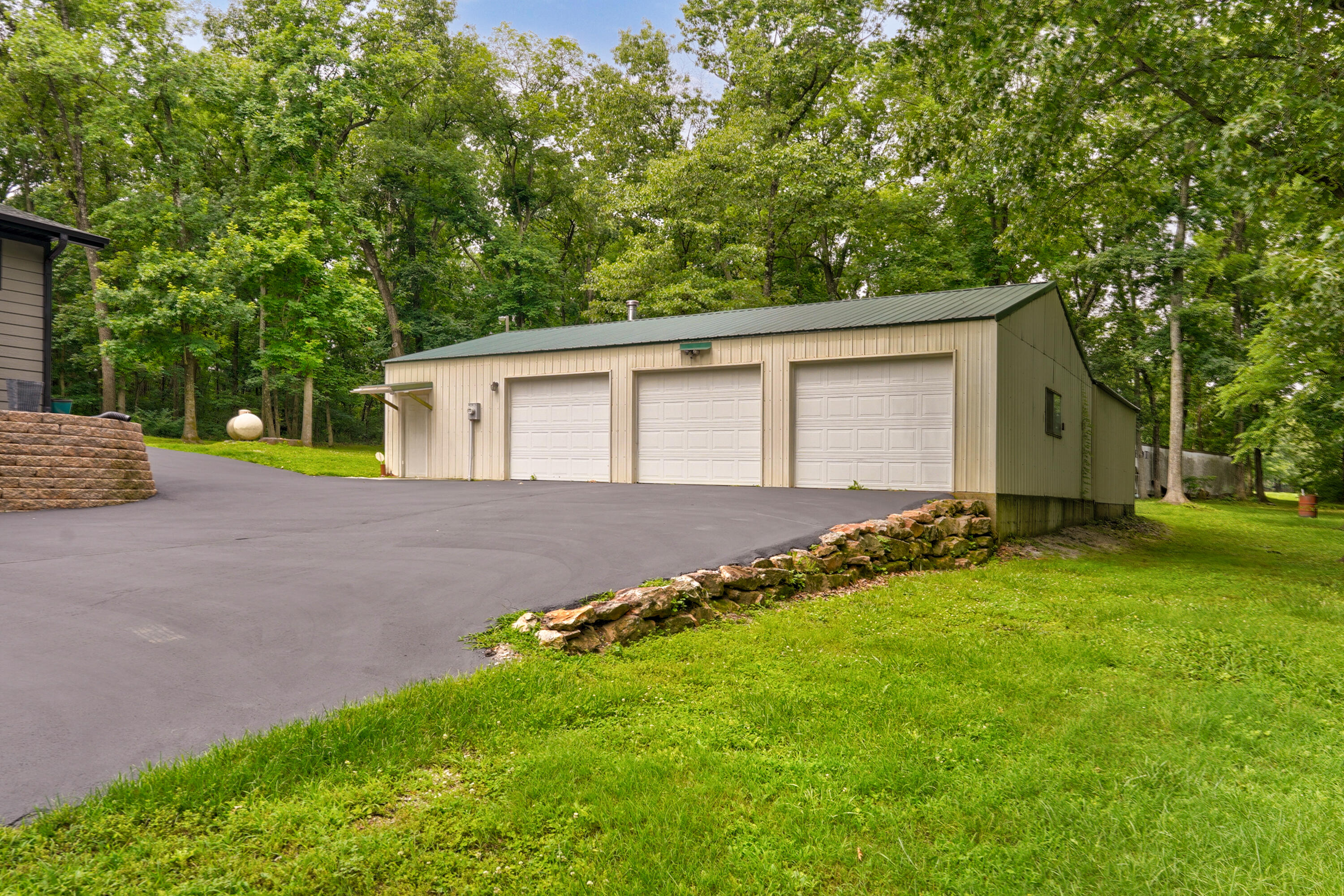 5725 South Farm Rd 131 Property Photo 14