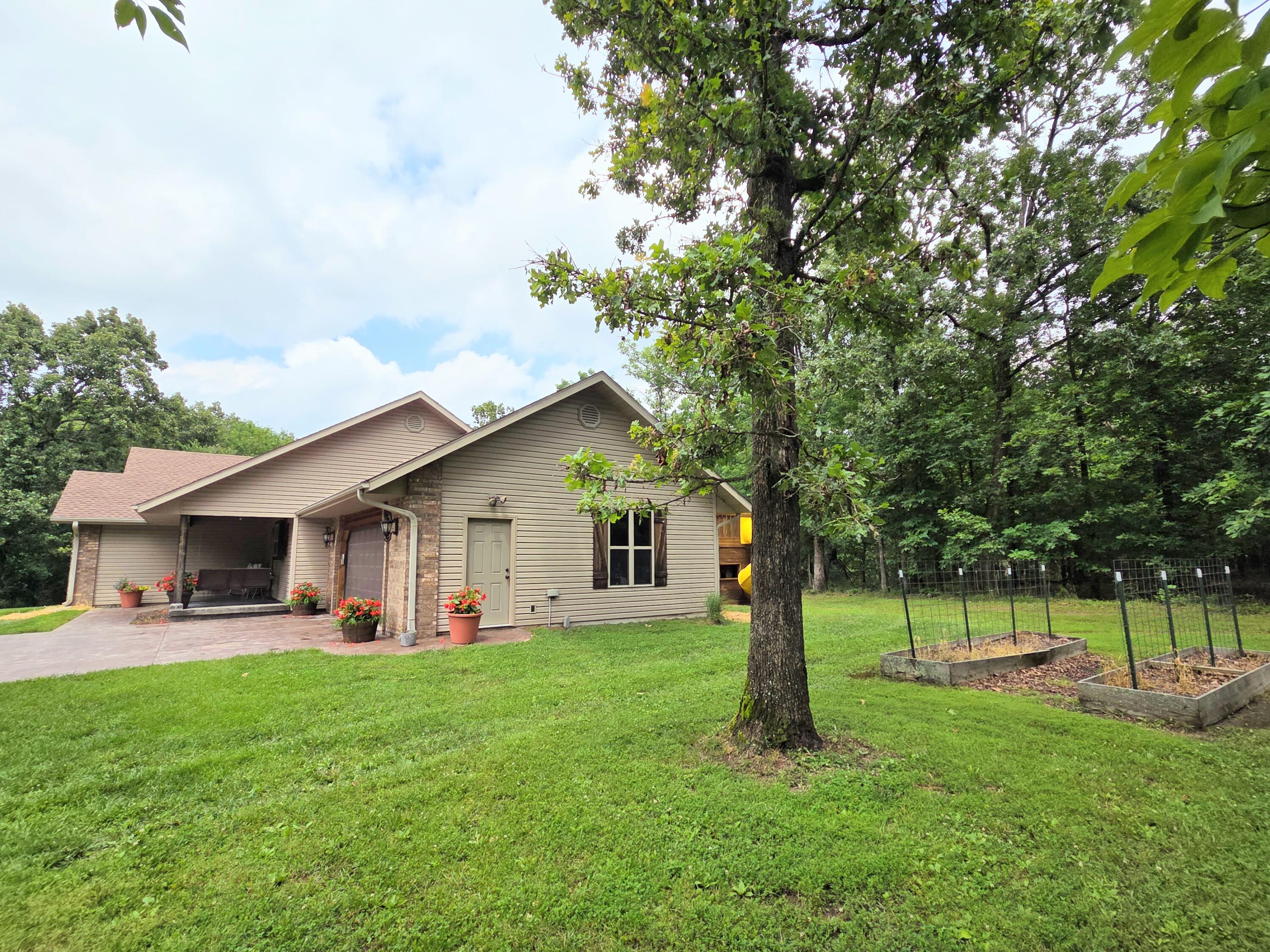 1346 Golf Course Road Property Photo 5