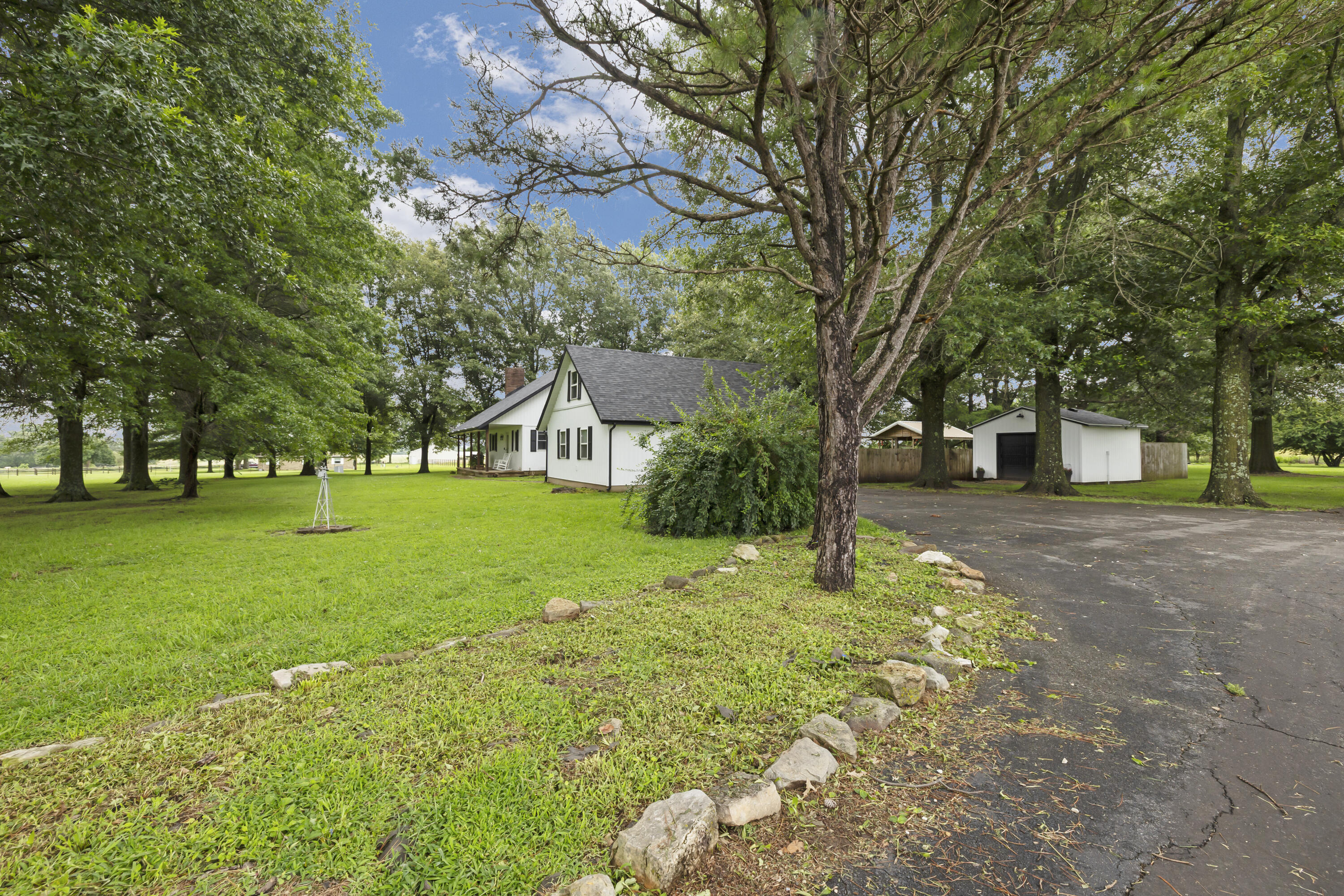 1238 East 425th Road Property Photo 60