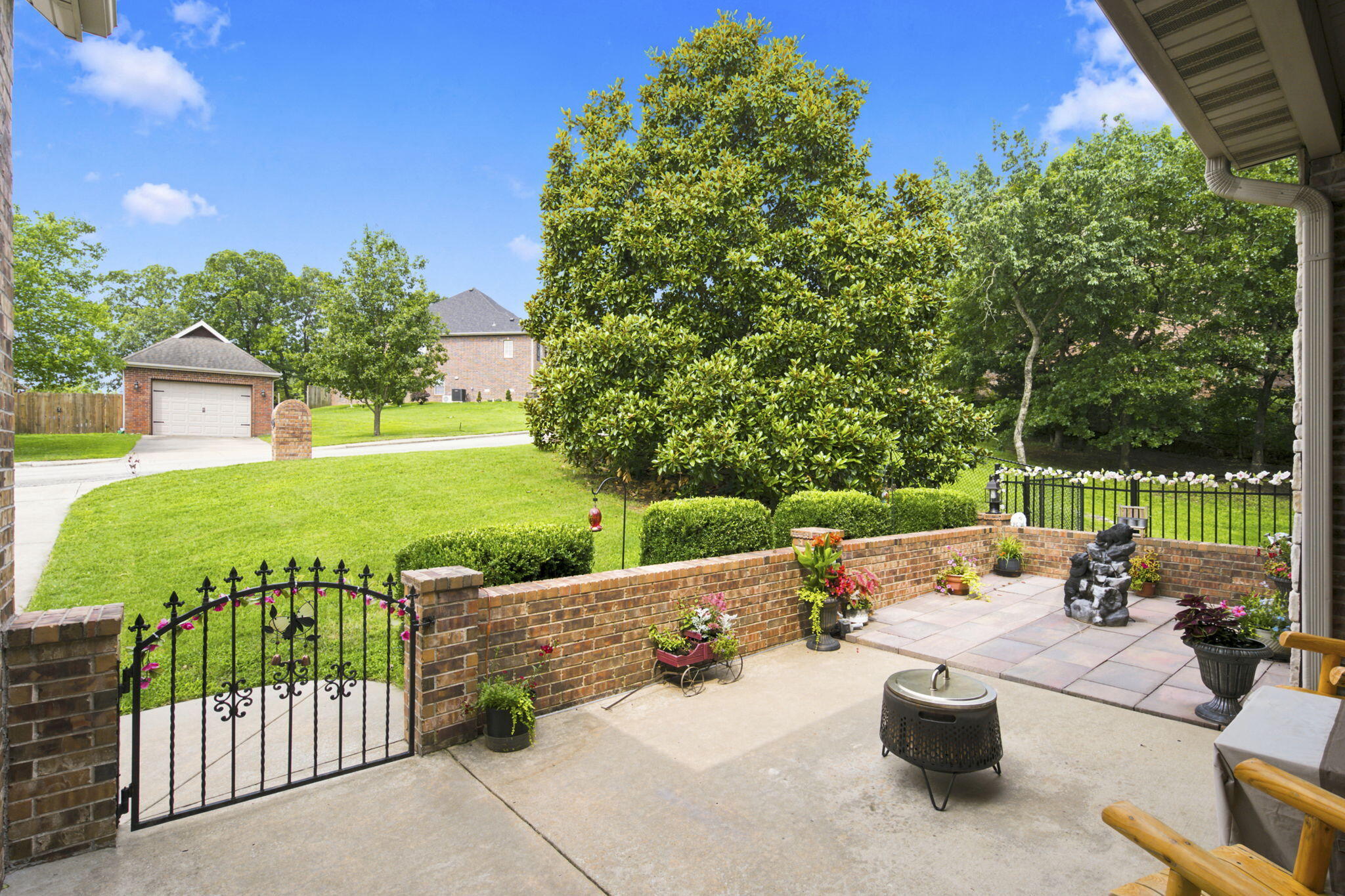 135 Roark Hills Drive Property Photo 1