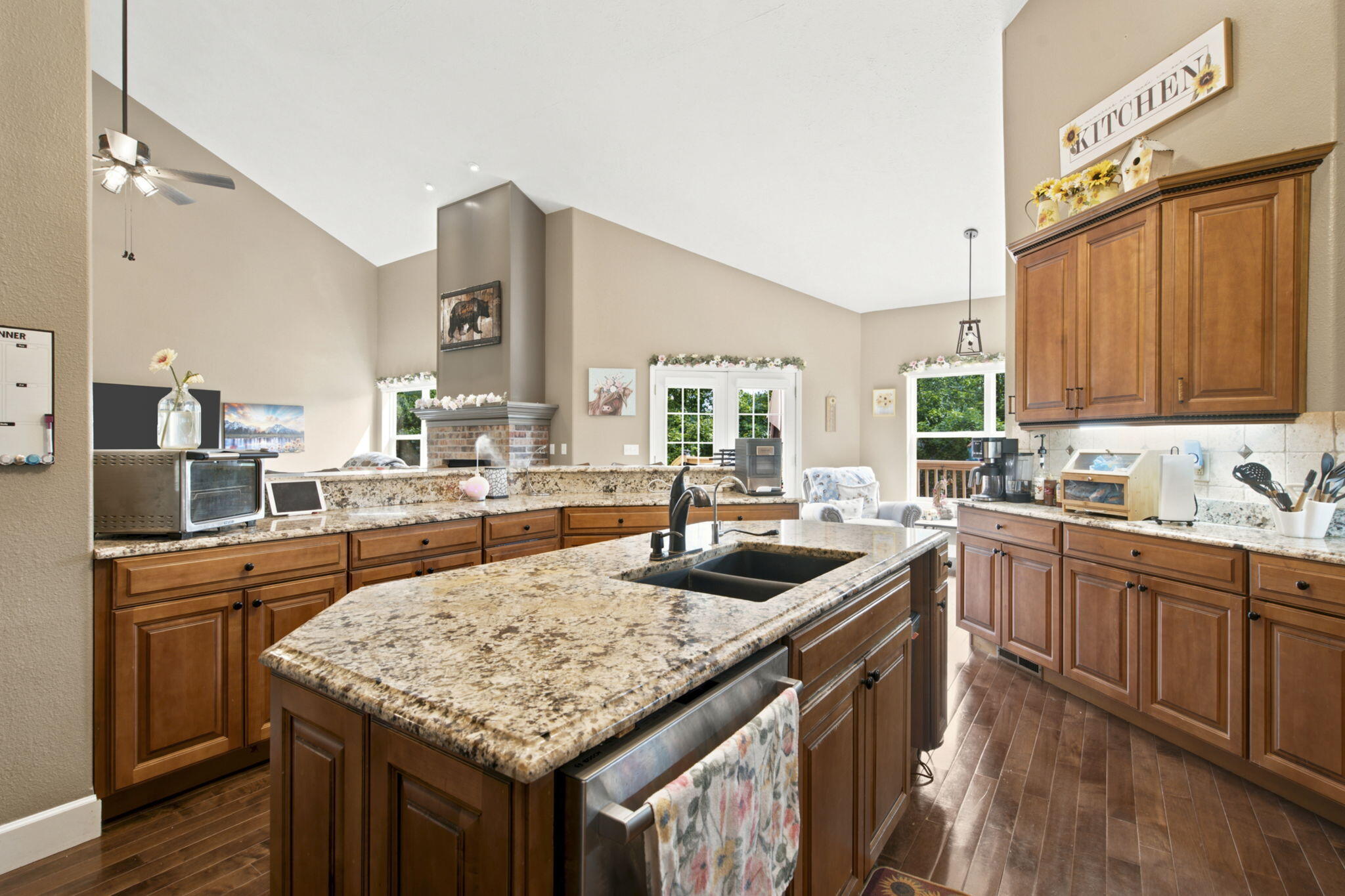 135 Roark Hills Drive Property Photo 9