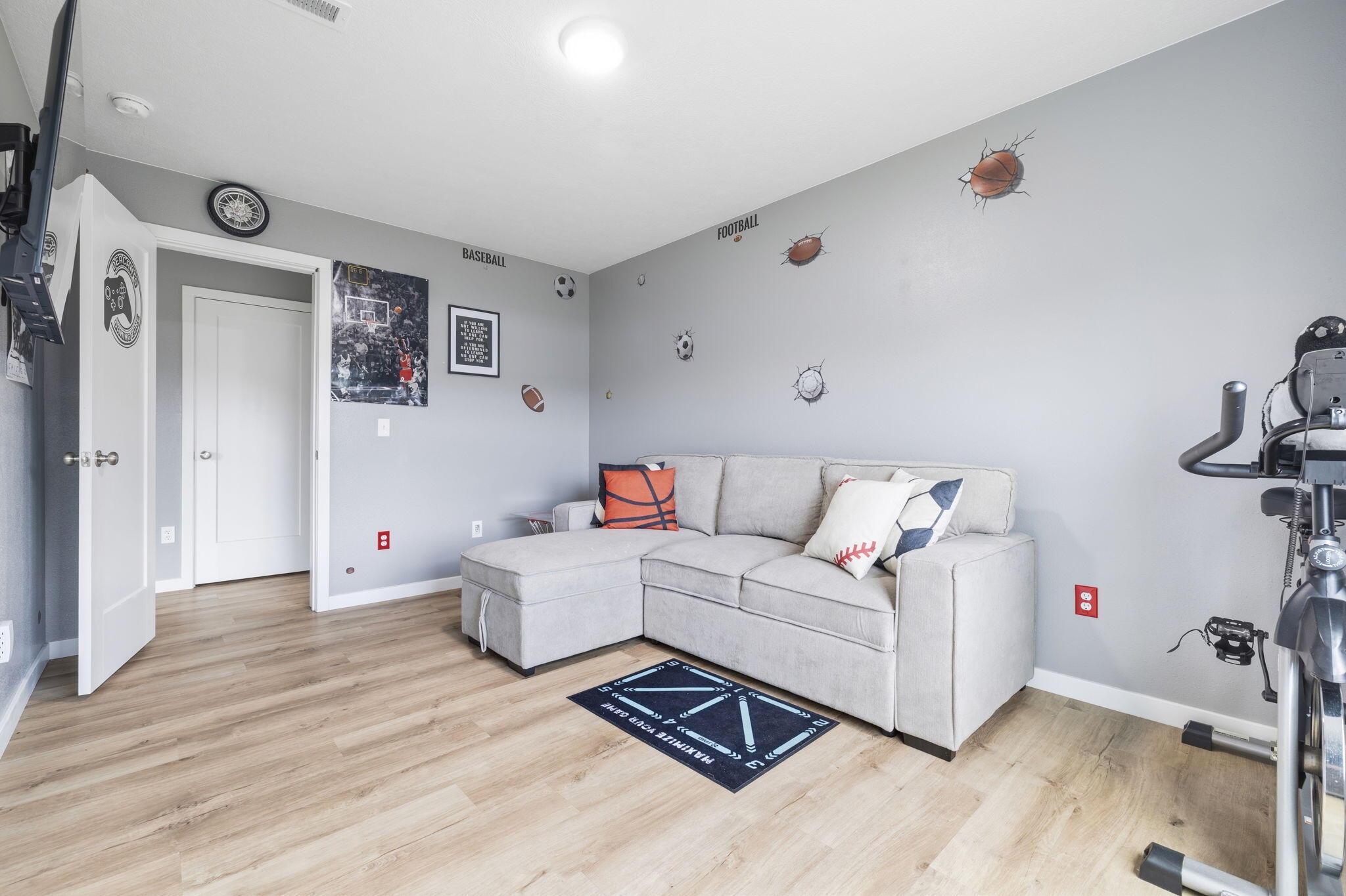 205 Great Plains Street Property Photo 8