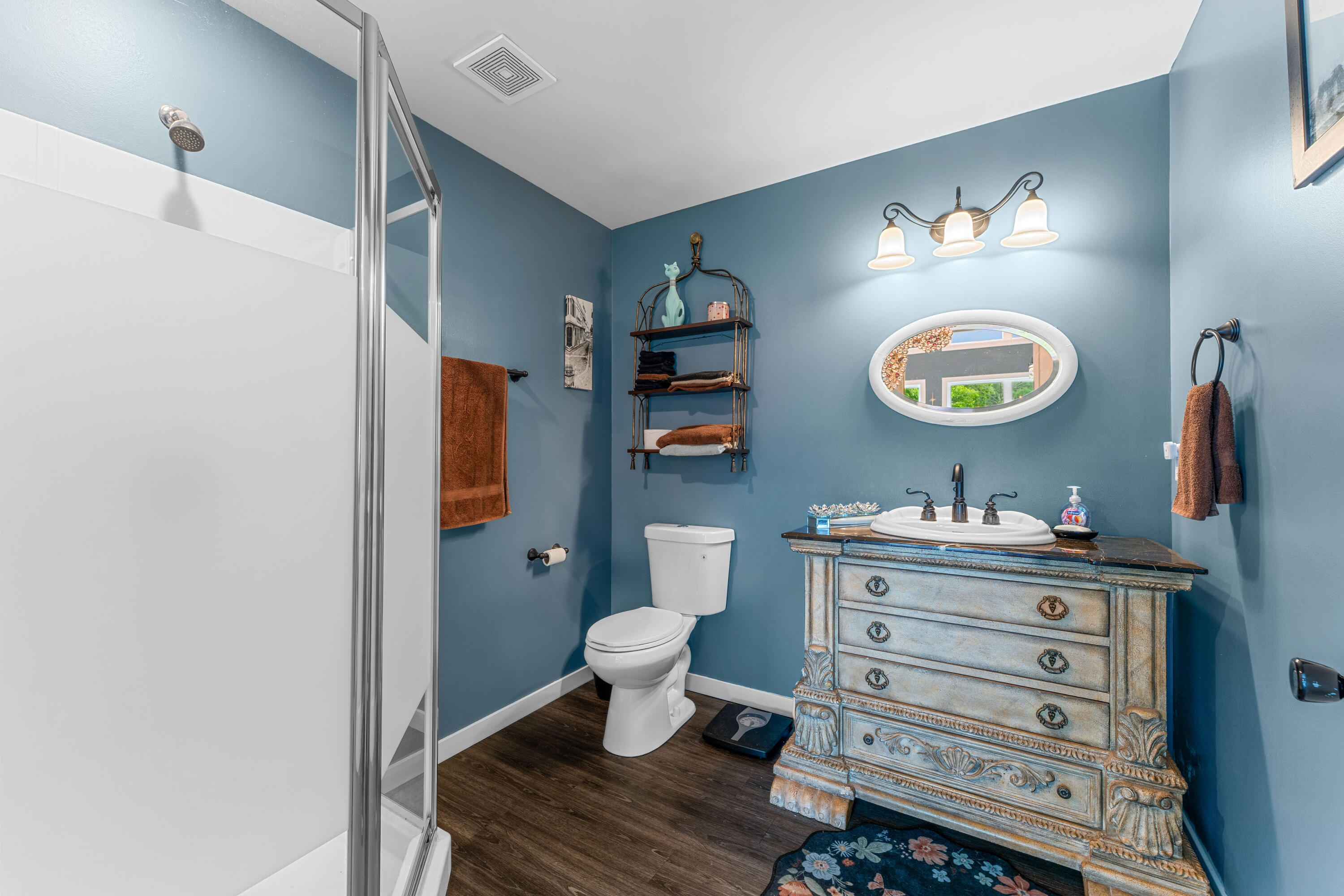 276 Easy Street Property Photo 16