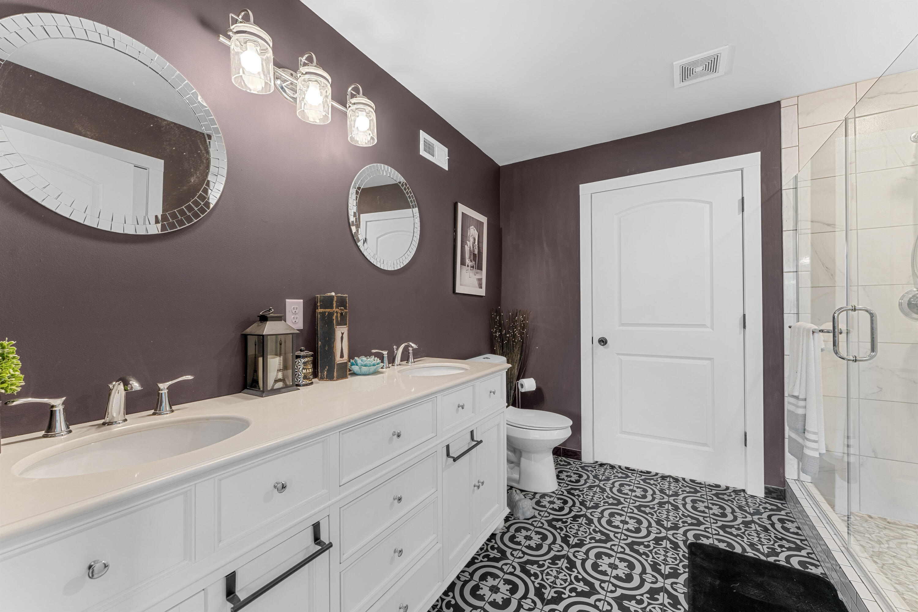 276 Easy Street Property Photo 19