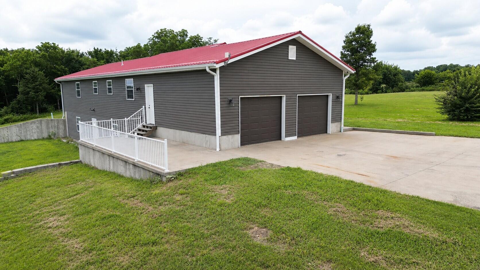 1738 East 400th Road Property Photo 4