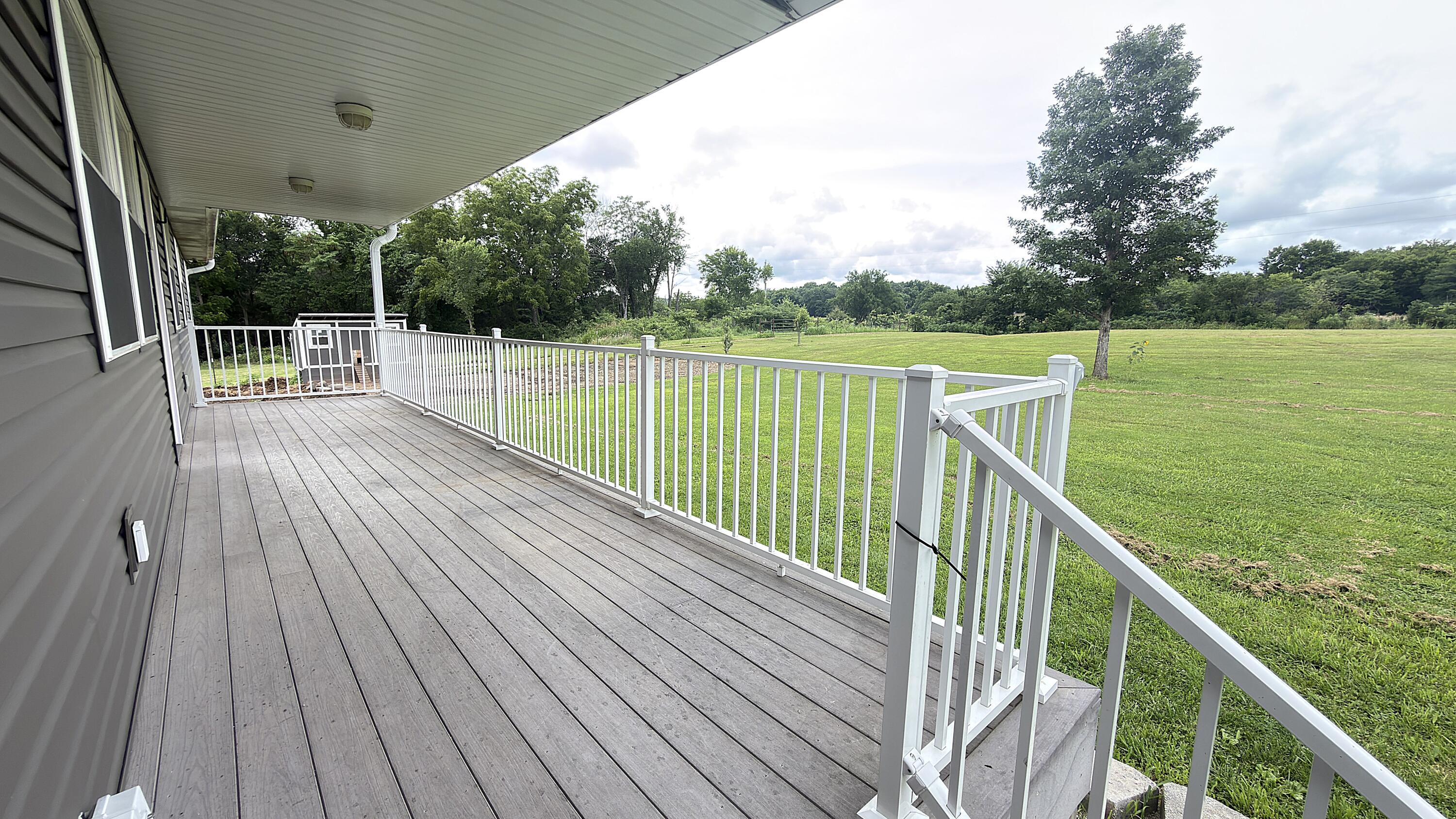 1738 East 400th Road Property Photo 6