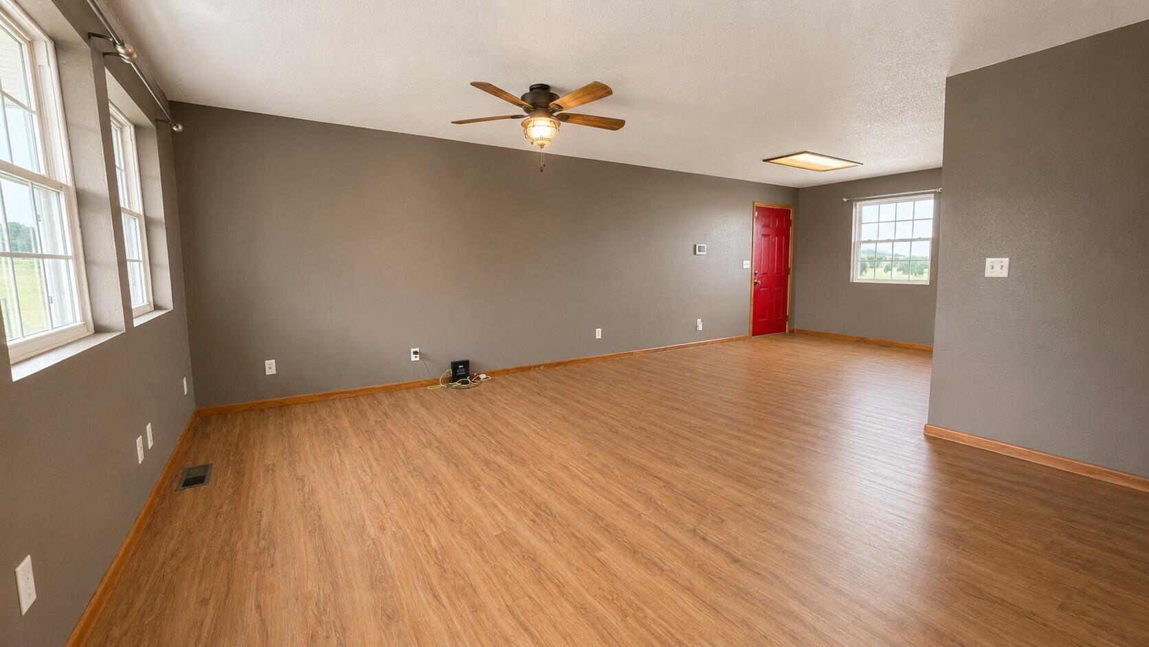 1738 East 400th Road Property Photo 7
