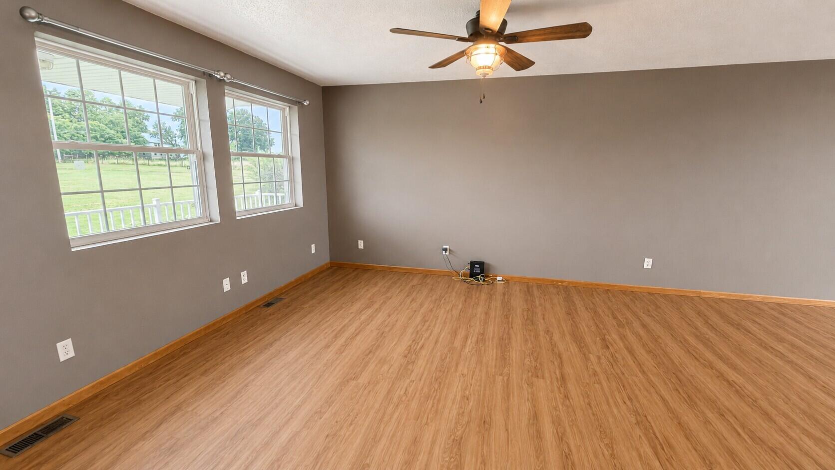 1738 East 400th Road Property Photo 8