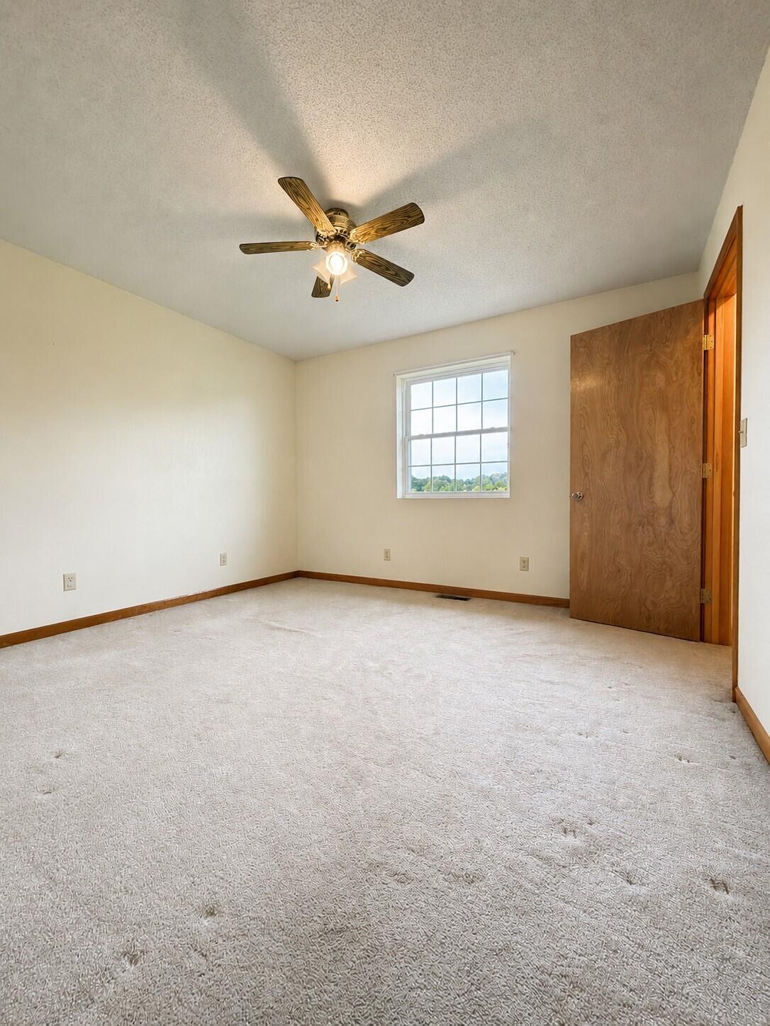 1738 East 400th Road Property Photo 19
