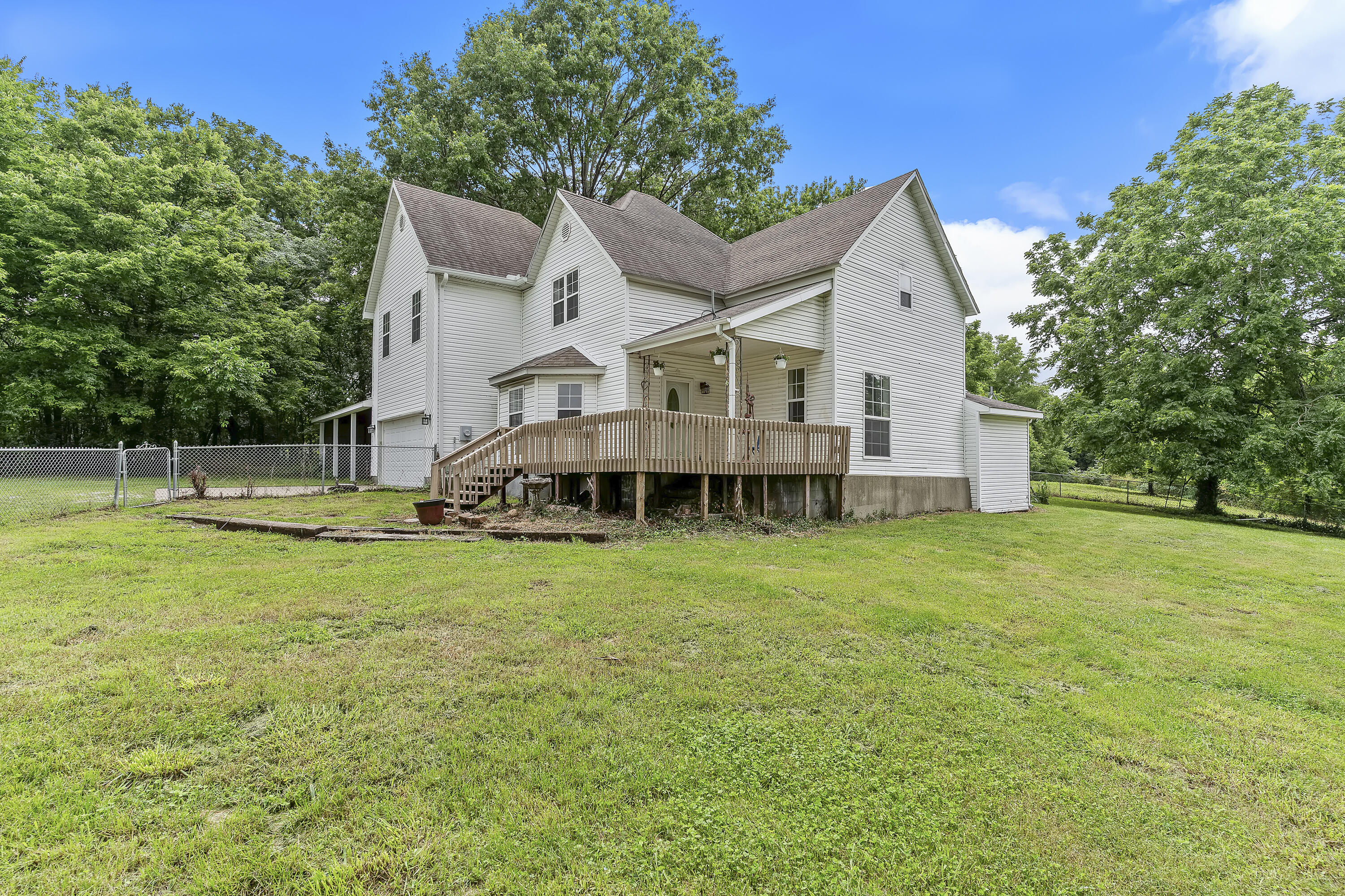 8199 West Farm Road 76 Property Photo 4