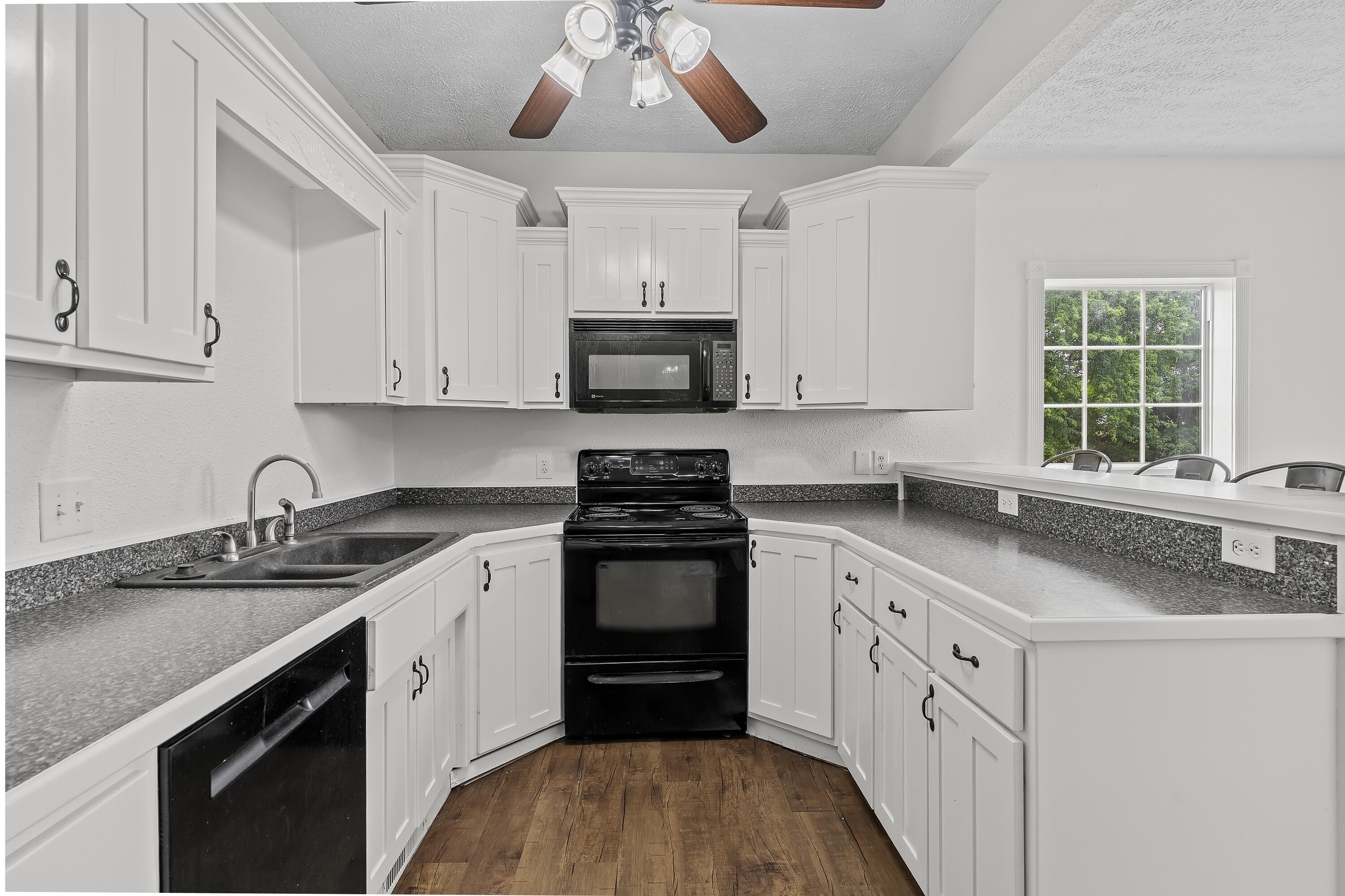8199 West Farm Road 76 Property Photo 15