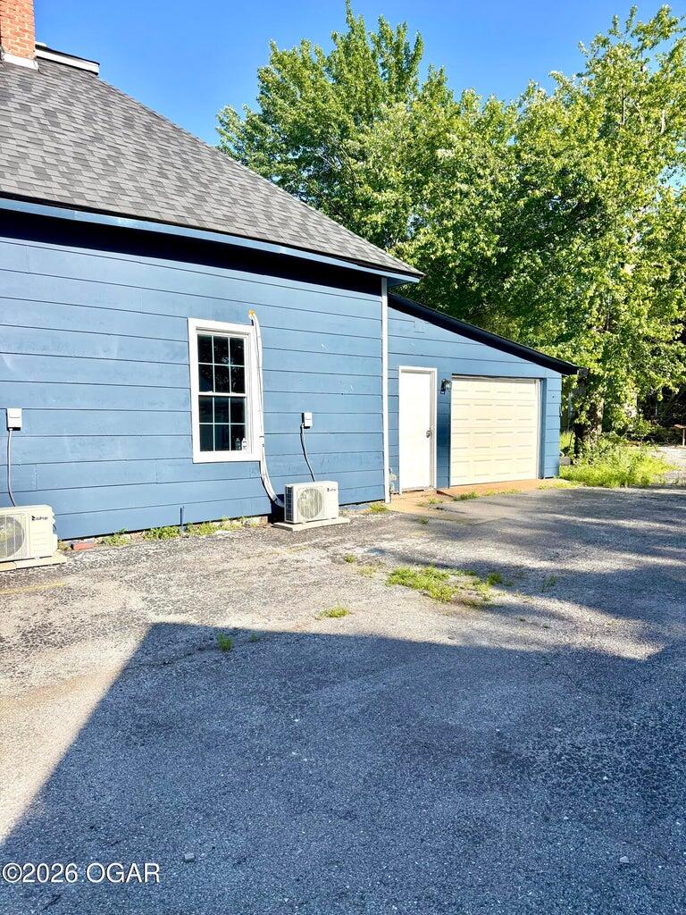 301 West High Street Property Photo 27
