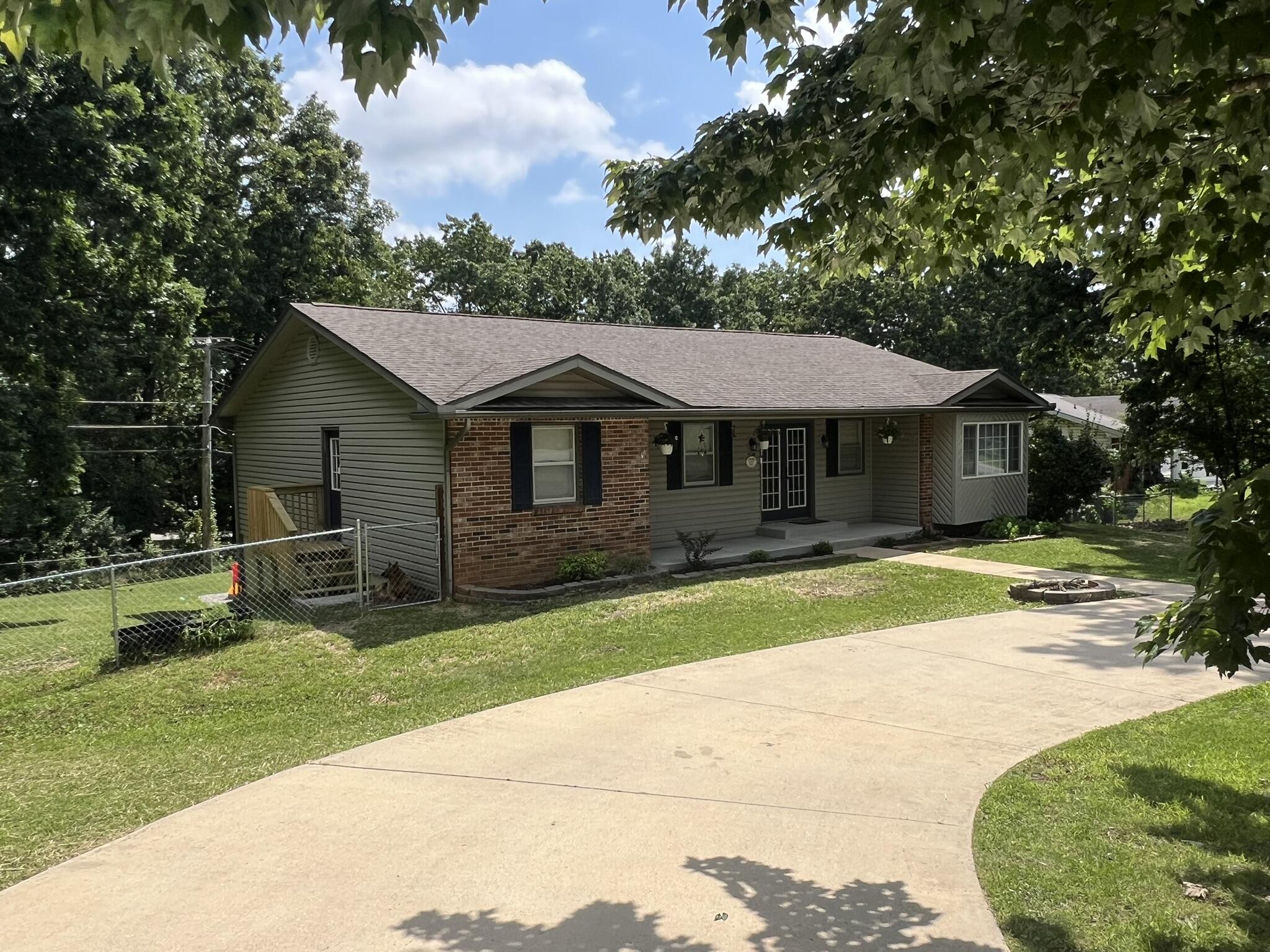 1907 Stein Avenue Property Photo 2