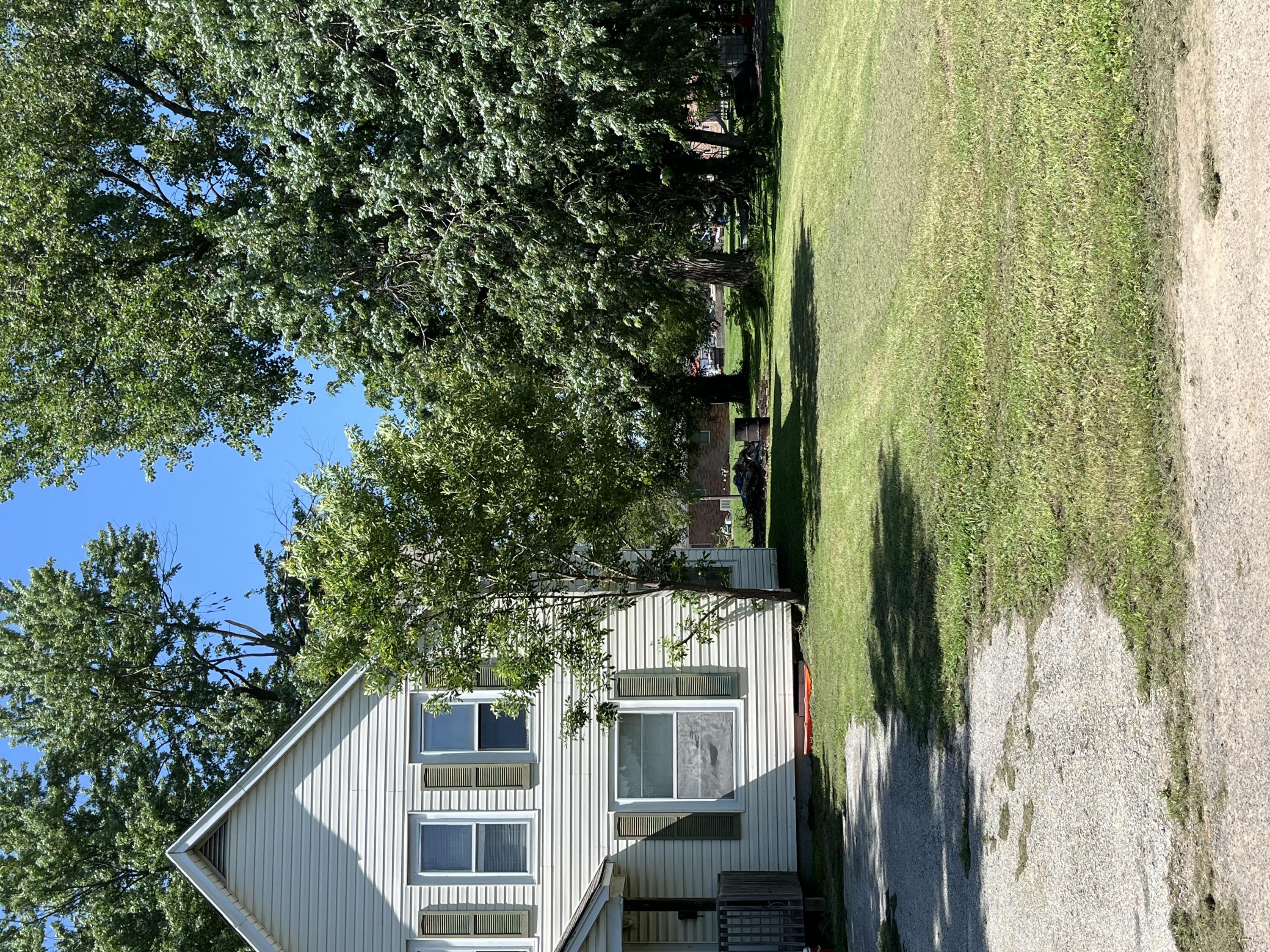 201 East 2nd Street Property Photo 14