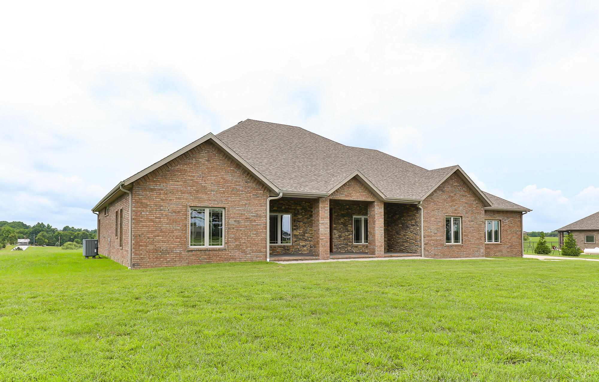 112 Clearview Court Property Photo 5