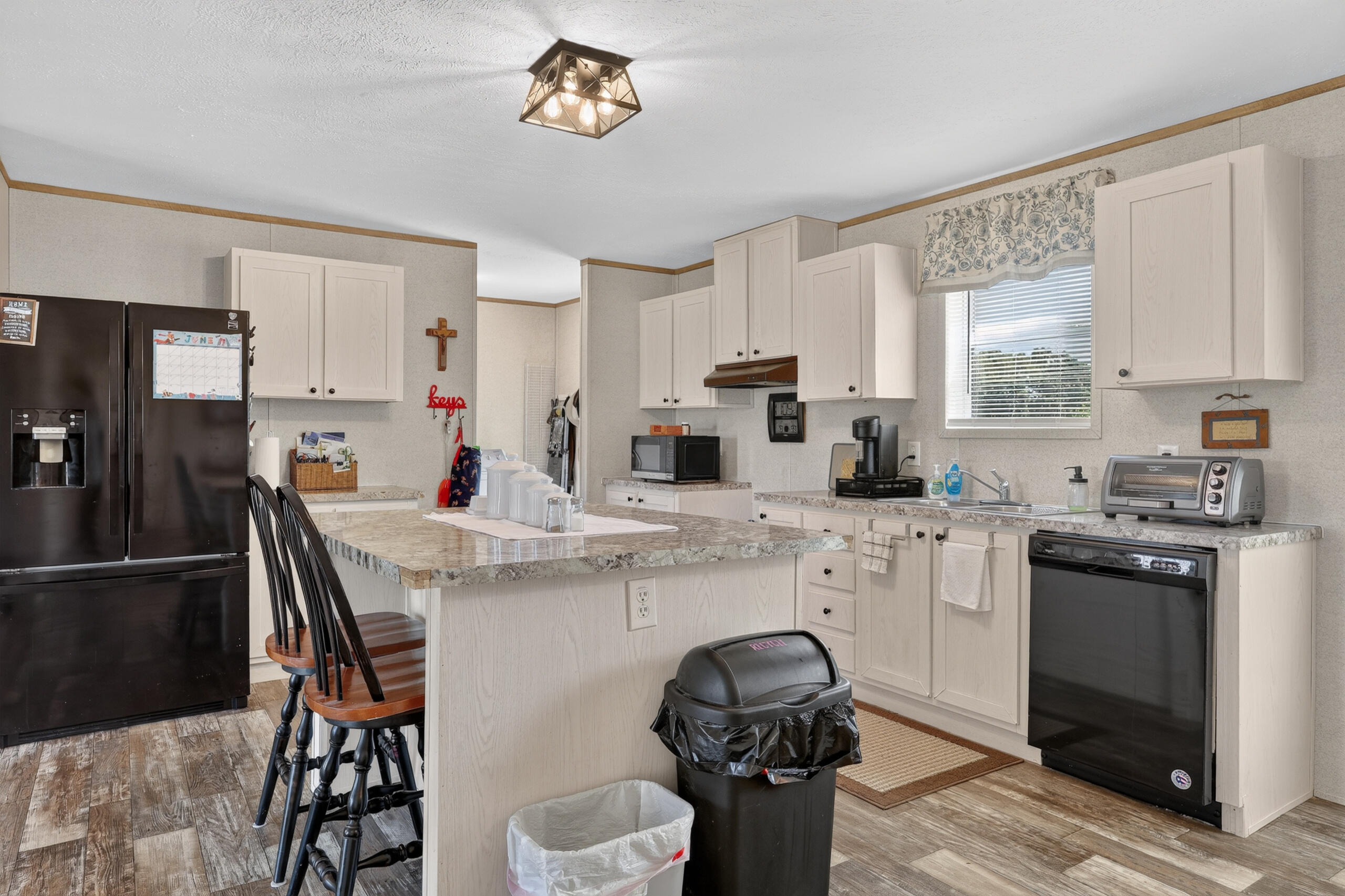 20068 Highway 181 Property Photo 5