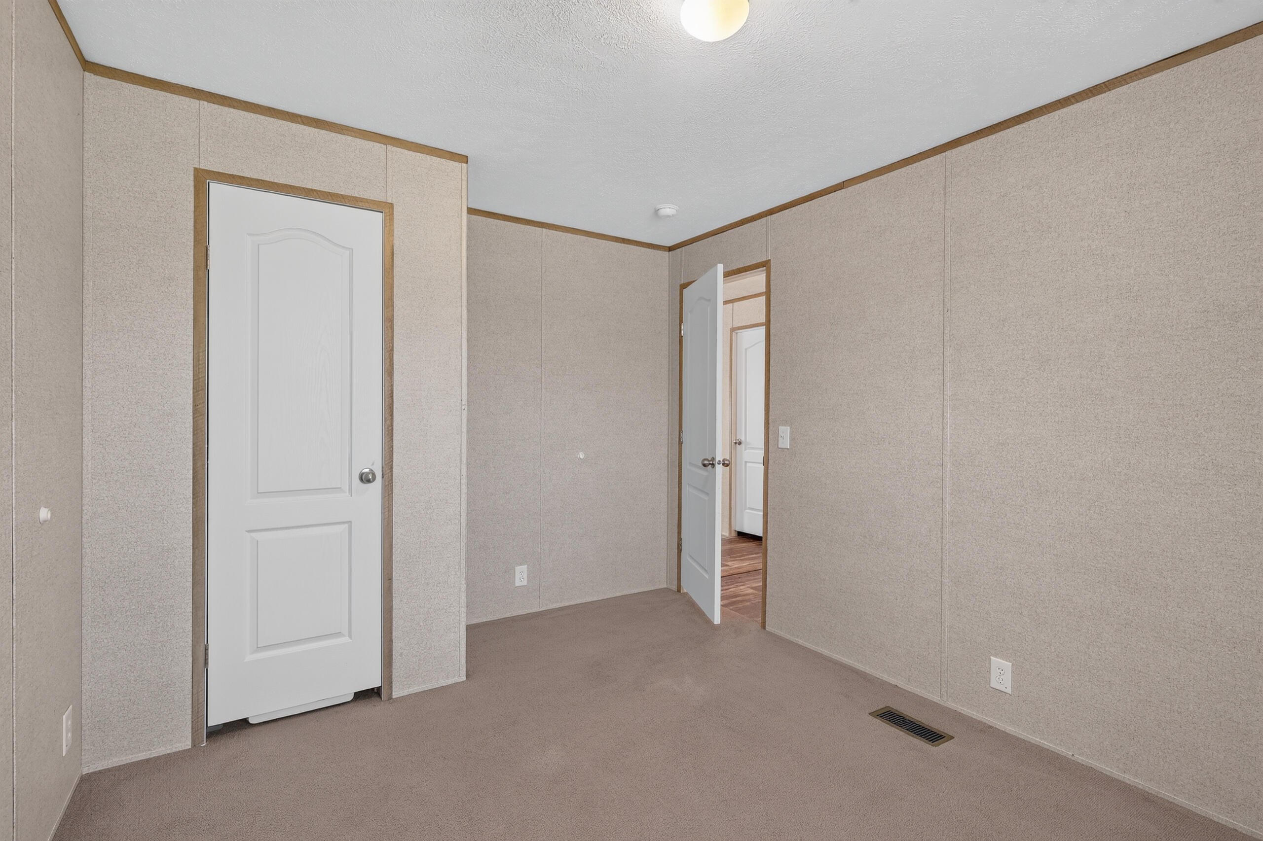 20068 Highway 181 Property Photo 15