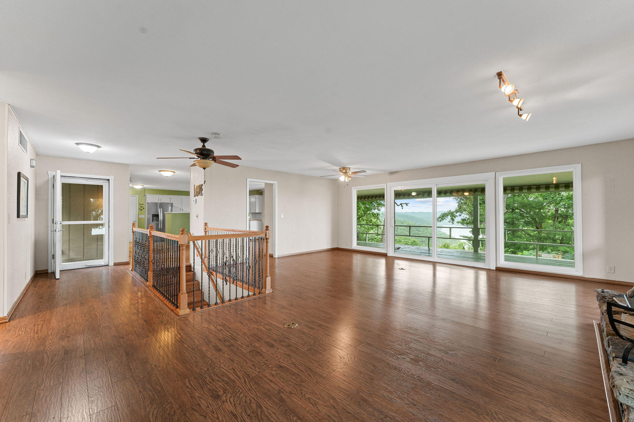 433 Wood Ridge Drive Property Photo 8