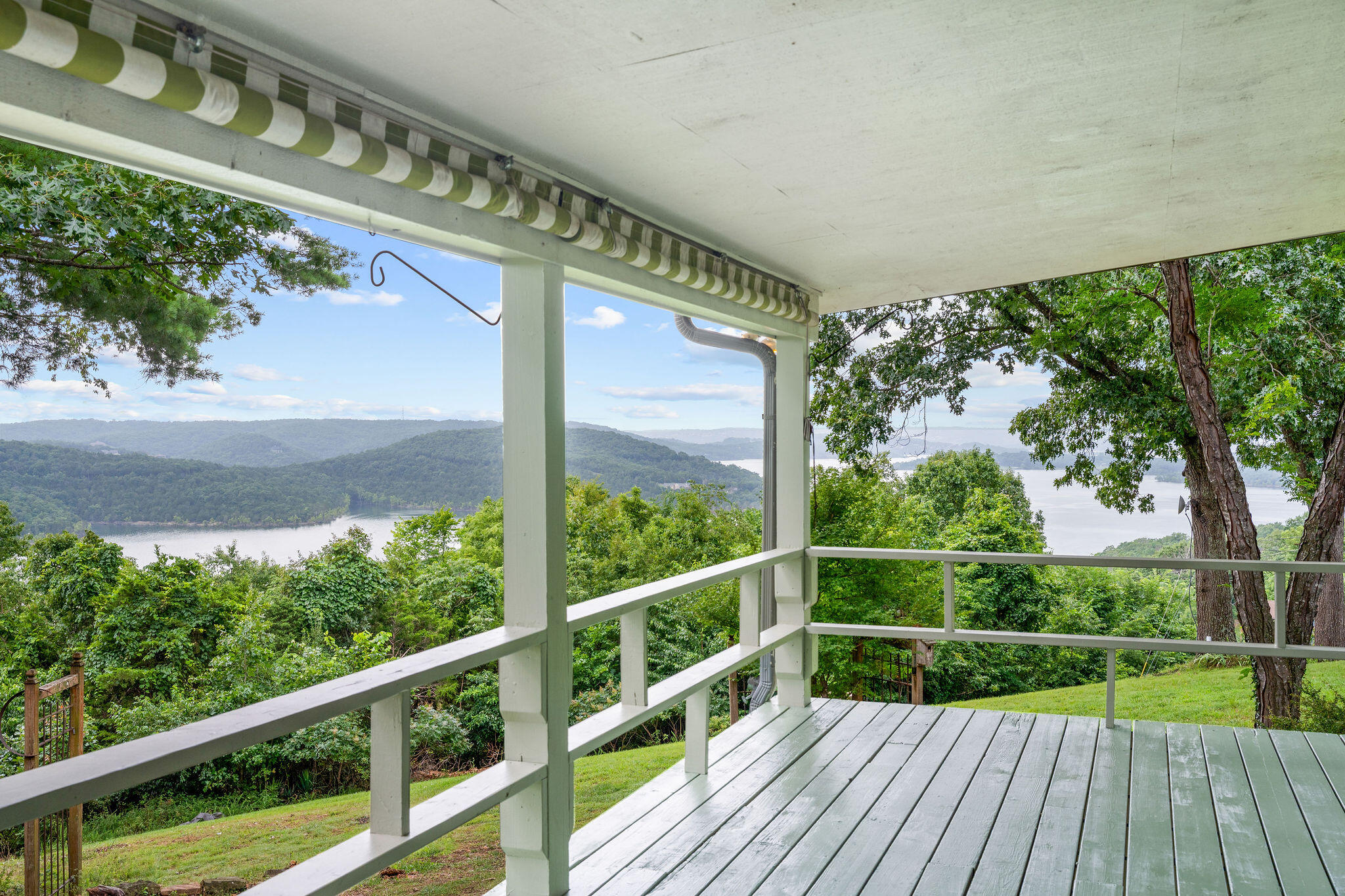 433 Wood Ridge Drive Property Photo 13