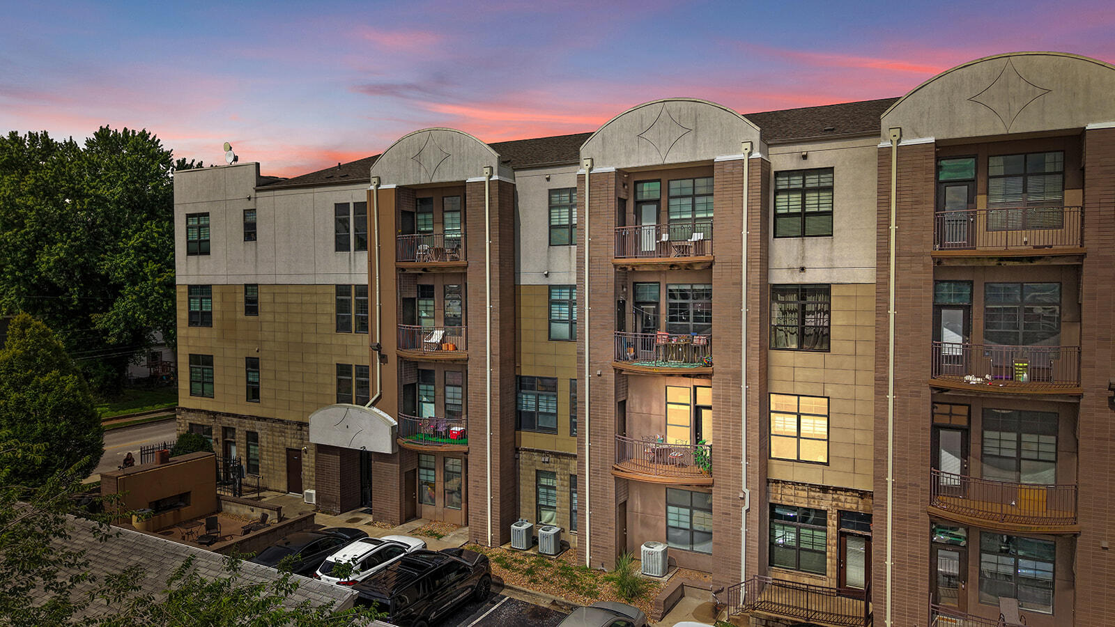 623 West Walnut Street Unit 203