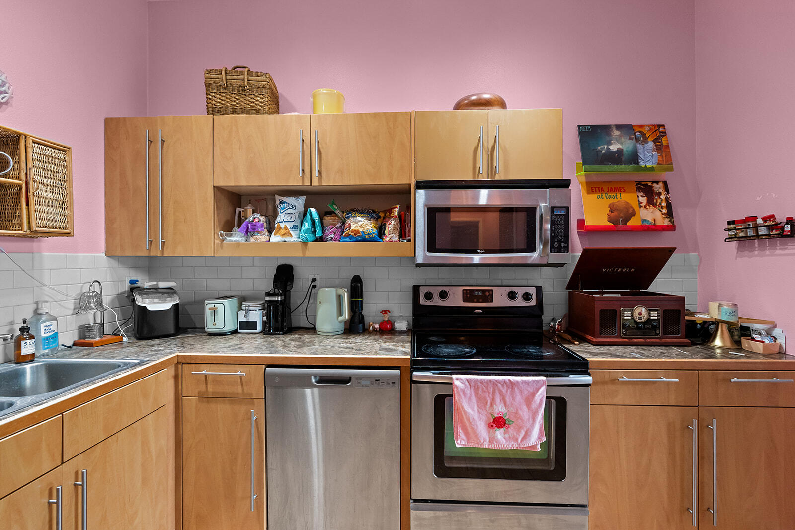 623 West Walnut Street Unit 203 Property Photo 5