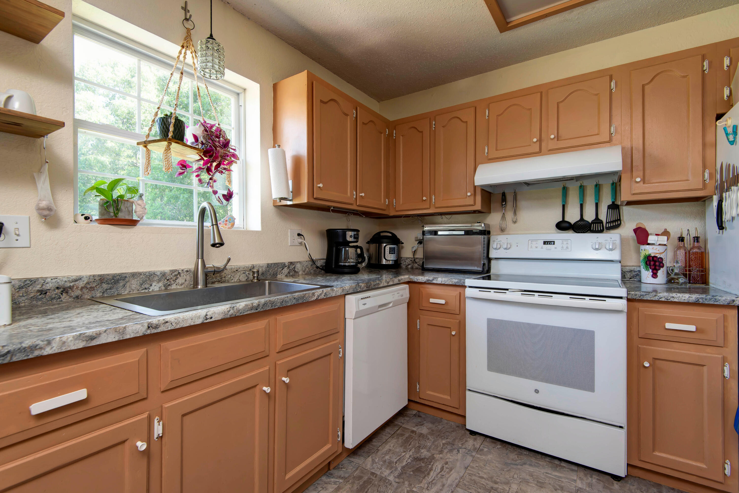 4302 Uu Road Property Photo 14