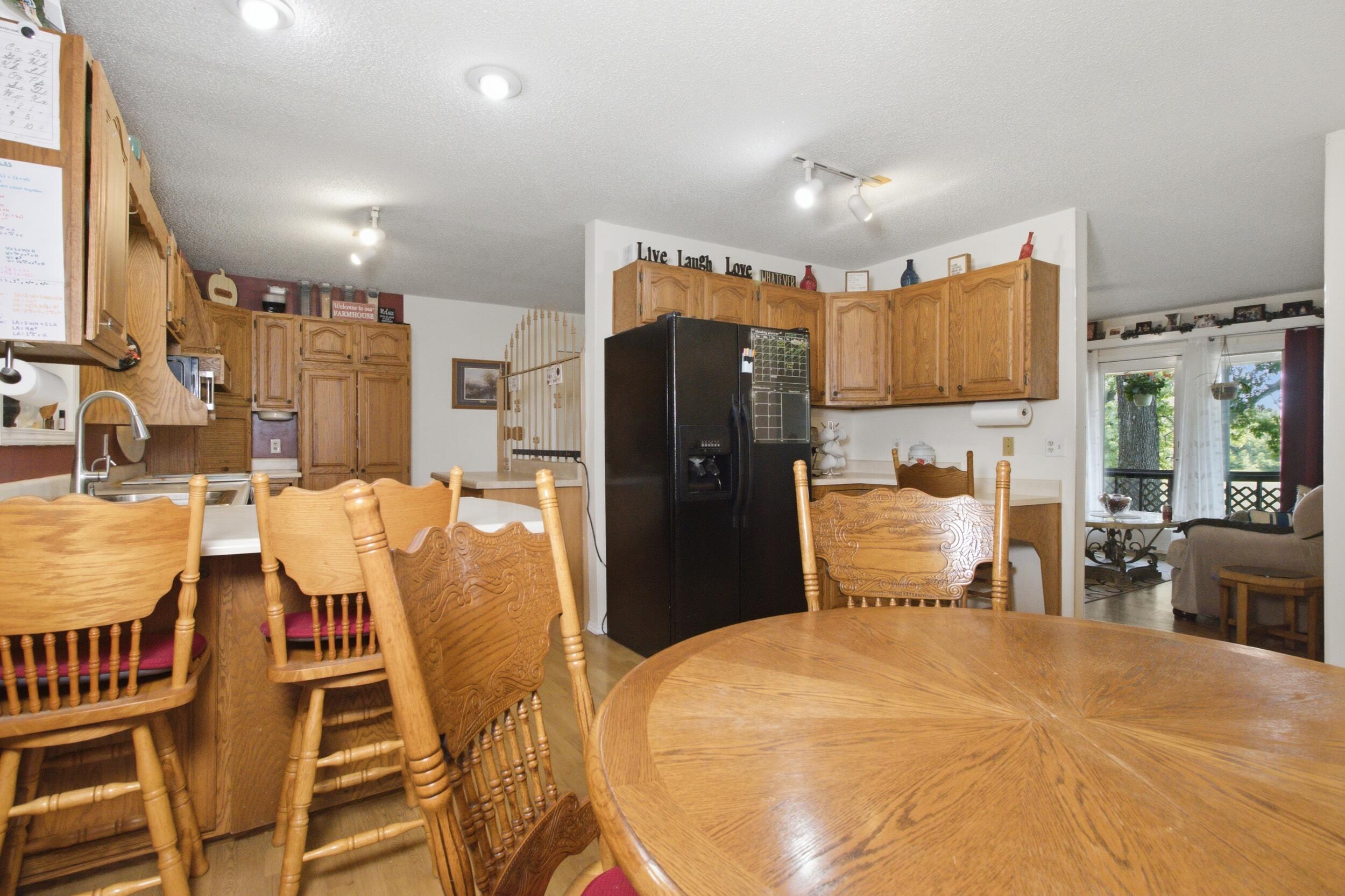 10349 Private Road 8825 Property Photo 7