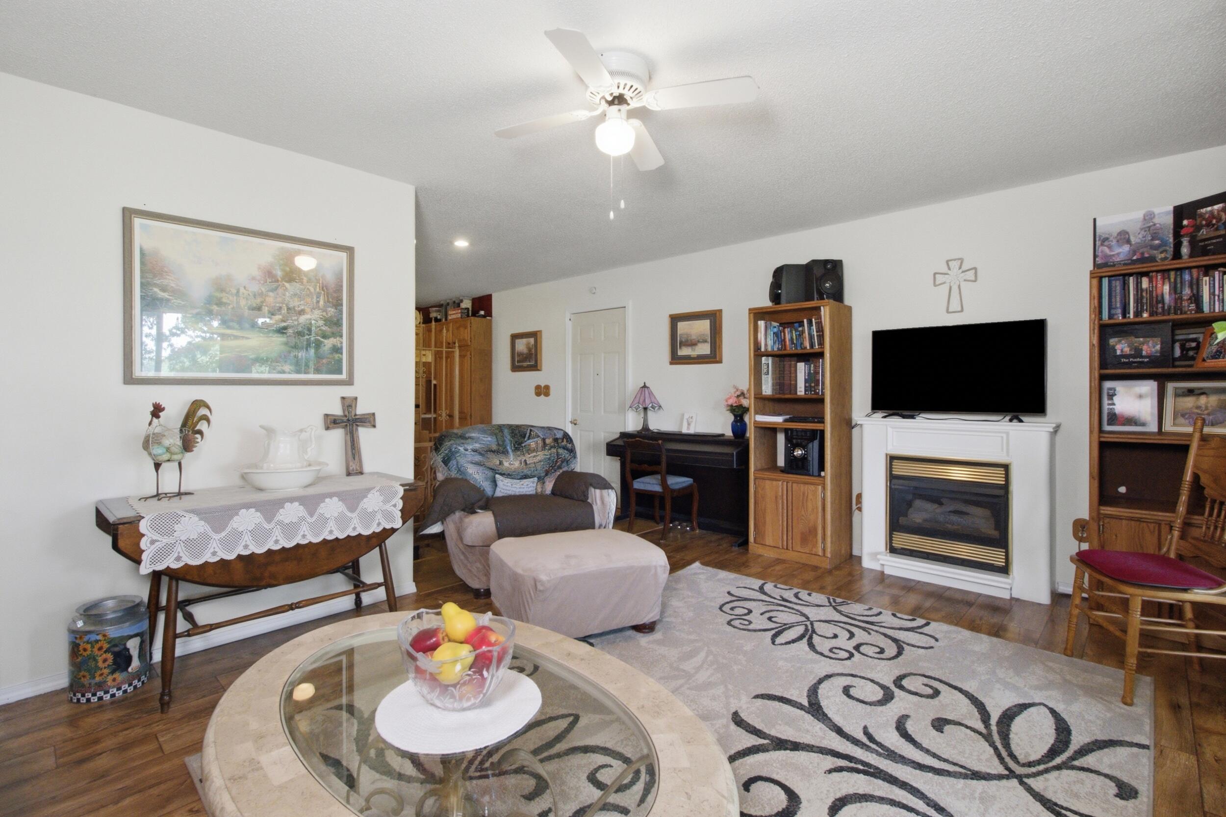 10349 Private Road 8825 Property Photo 10