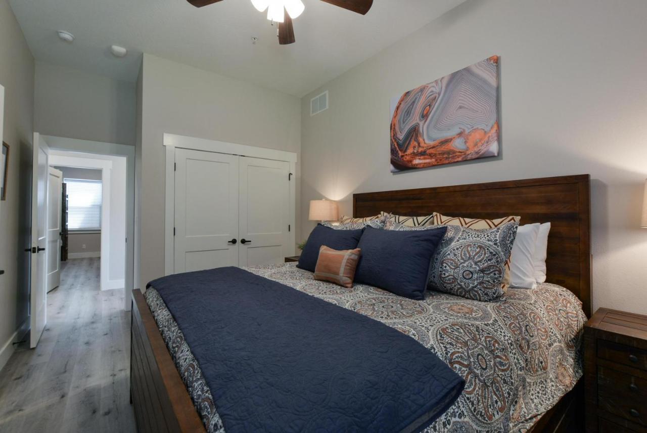 280 Lakefront Drive Property Photo 32