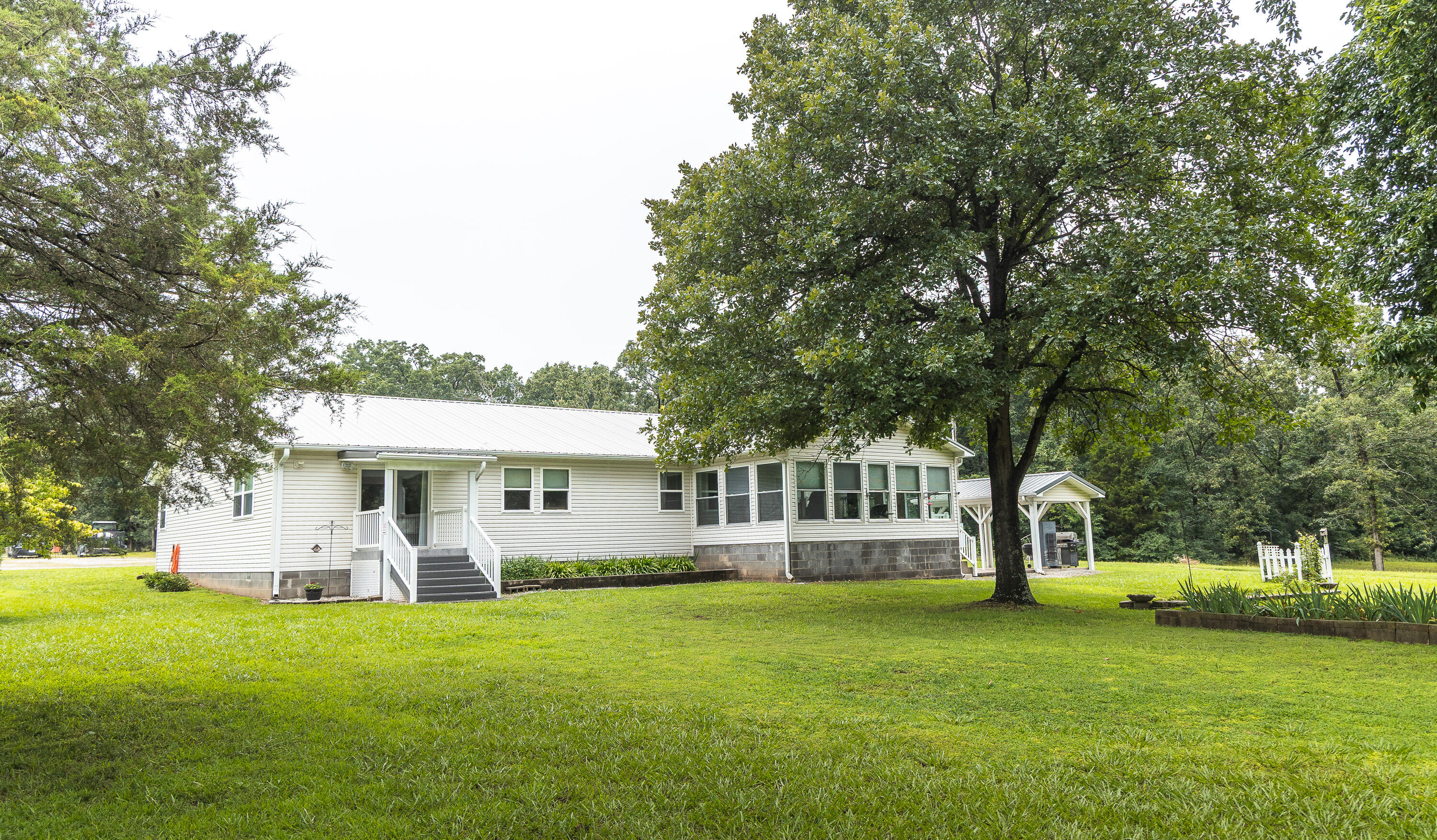 1569 Spider K Road Property Photo 3