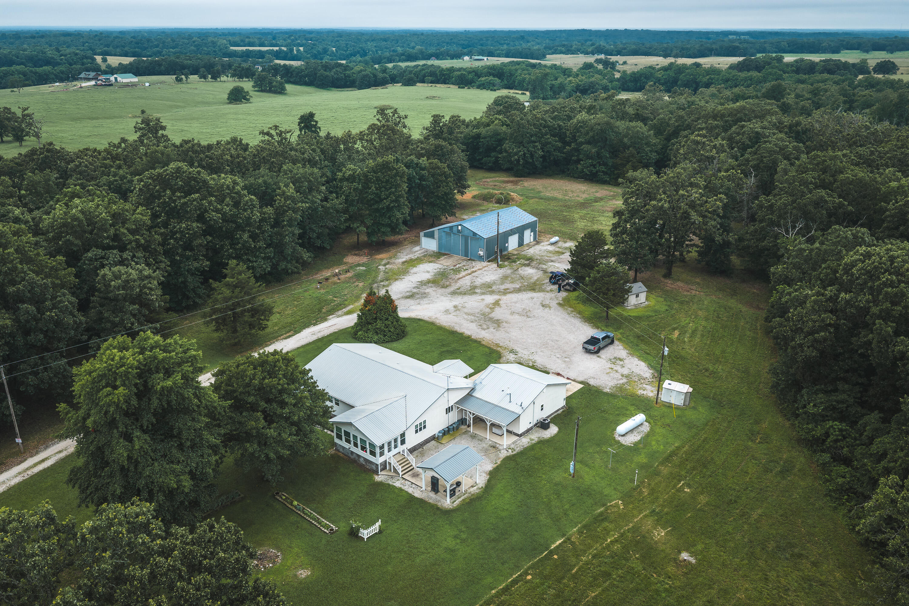 1569 Spider K Road Property Photo 5