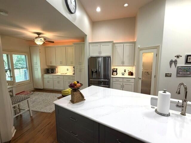 120 Bethpage Court Property Photo 8